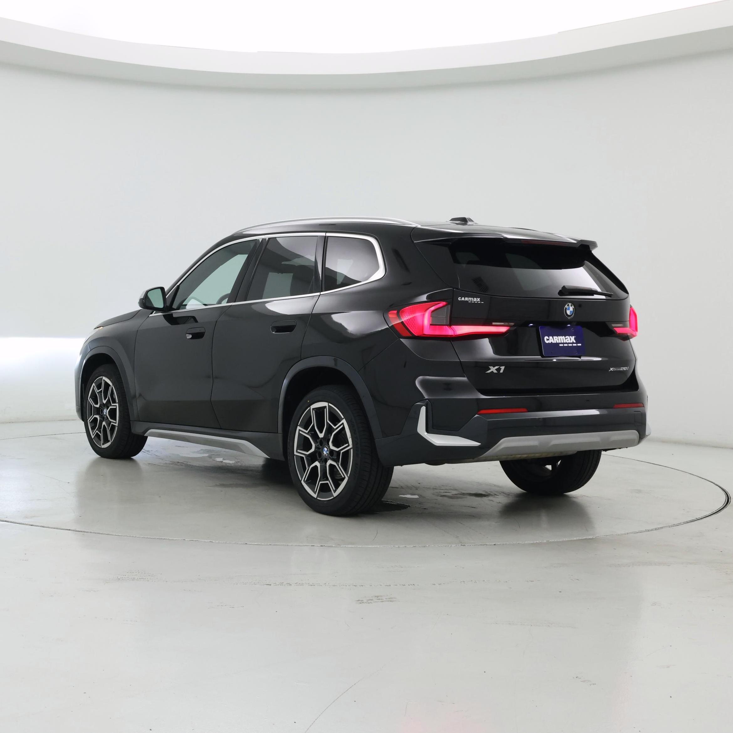 Thumbnail: 2023 BMW X1 - 2