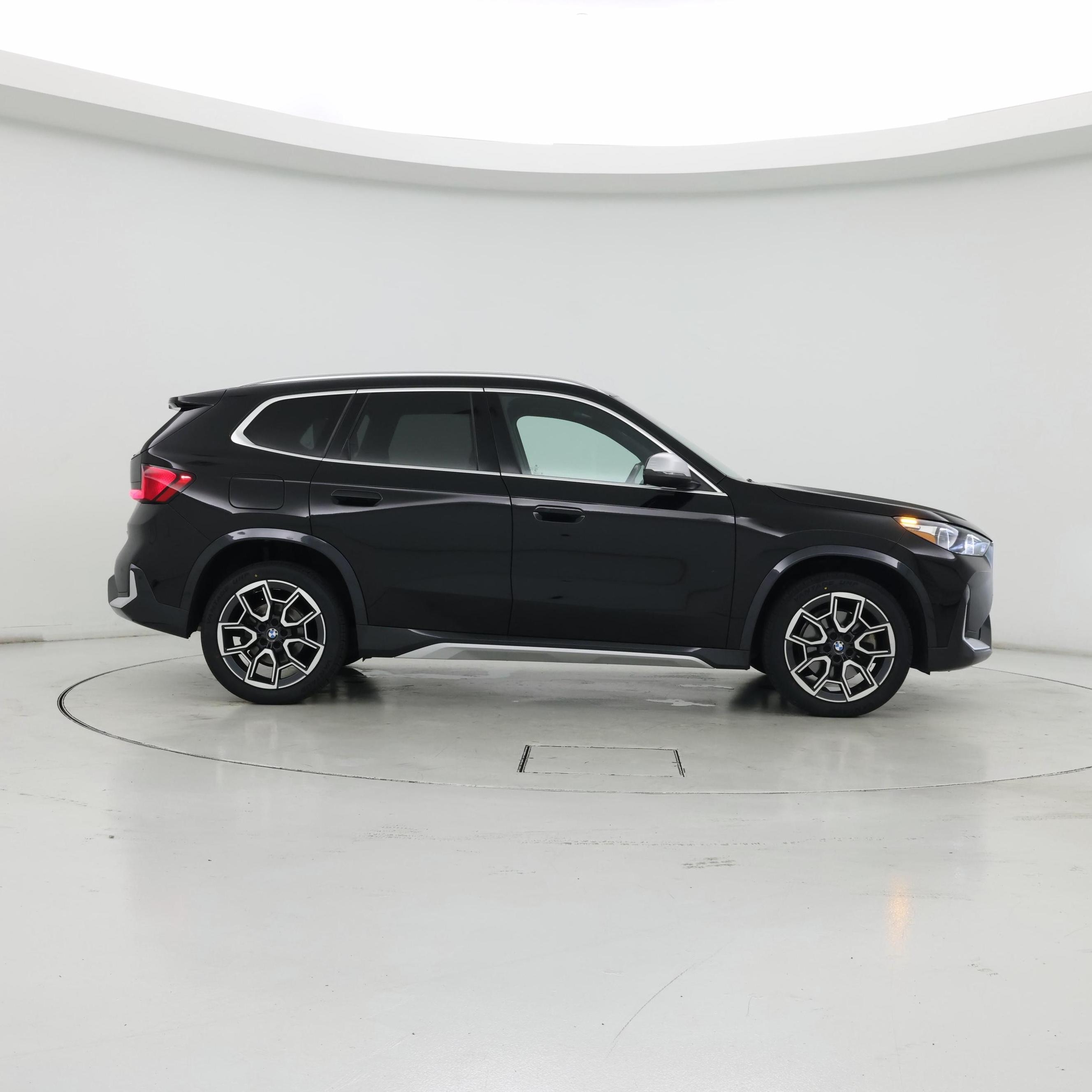 Thumbnail: 2023 BMW X1 - 7