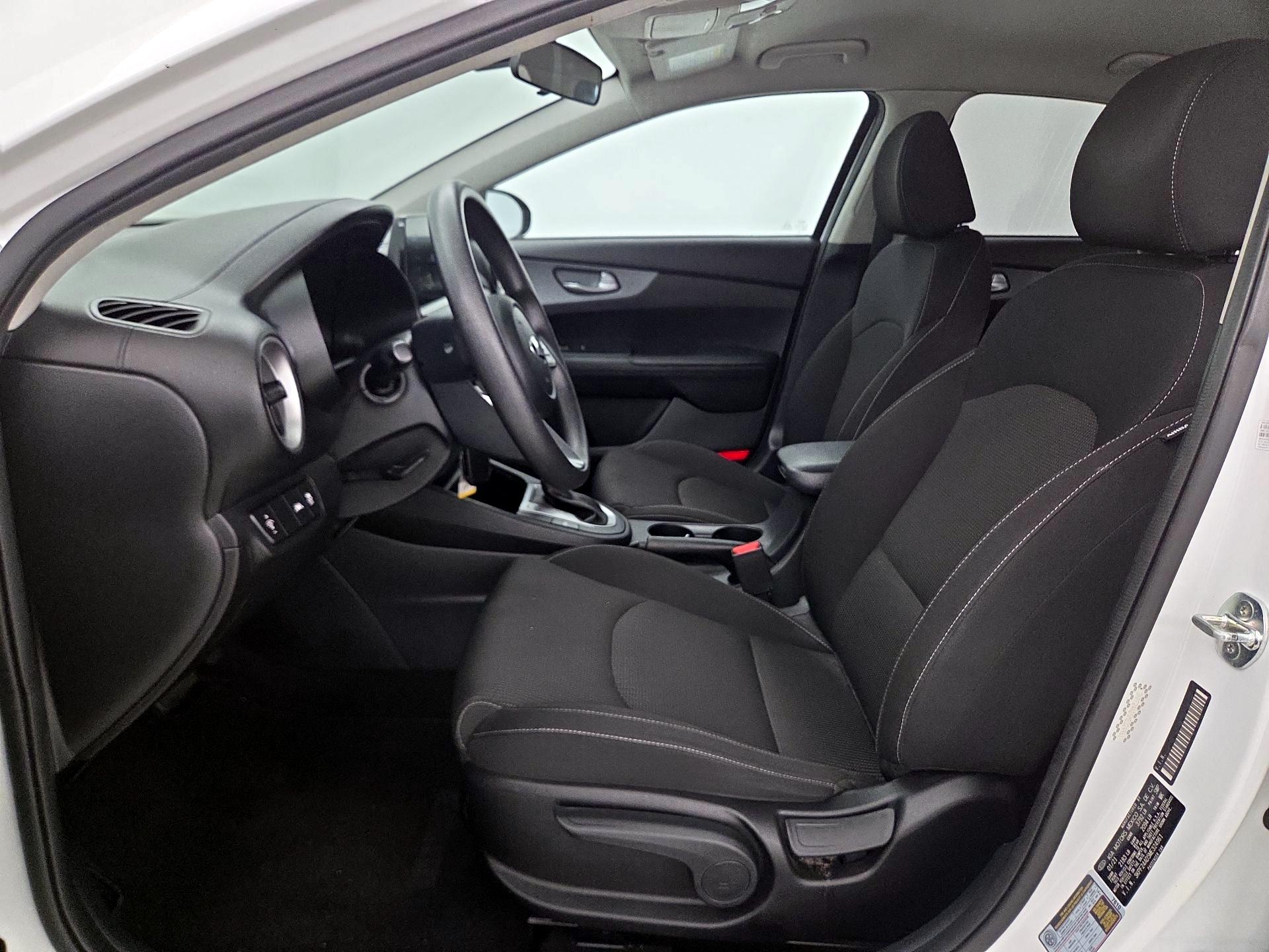 Thumbnail: 2021 Kia Forte - 11
