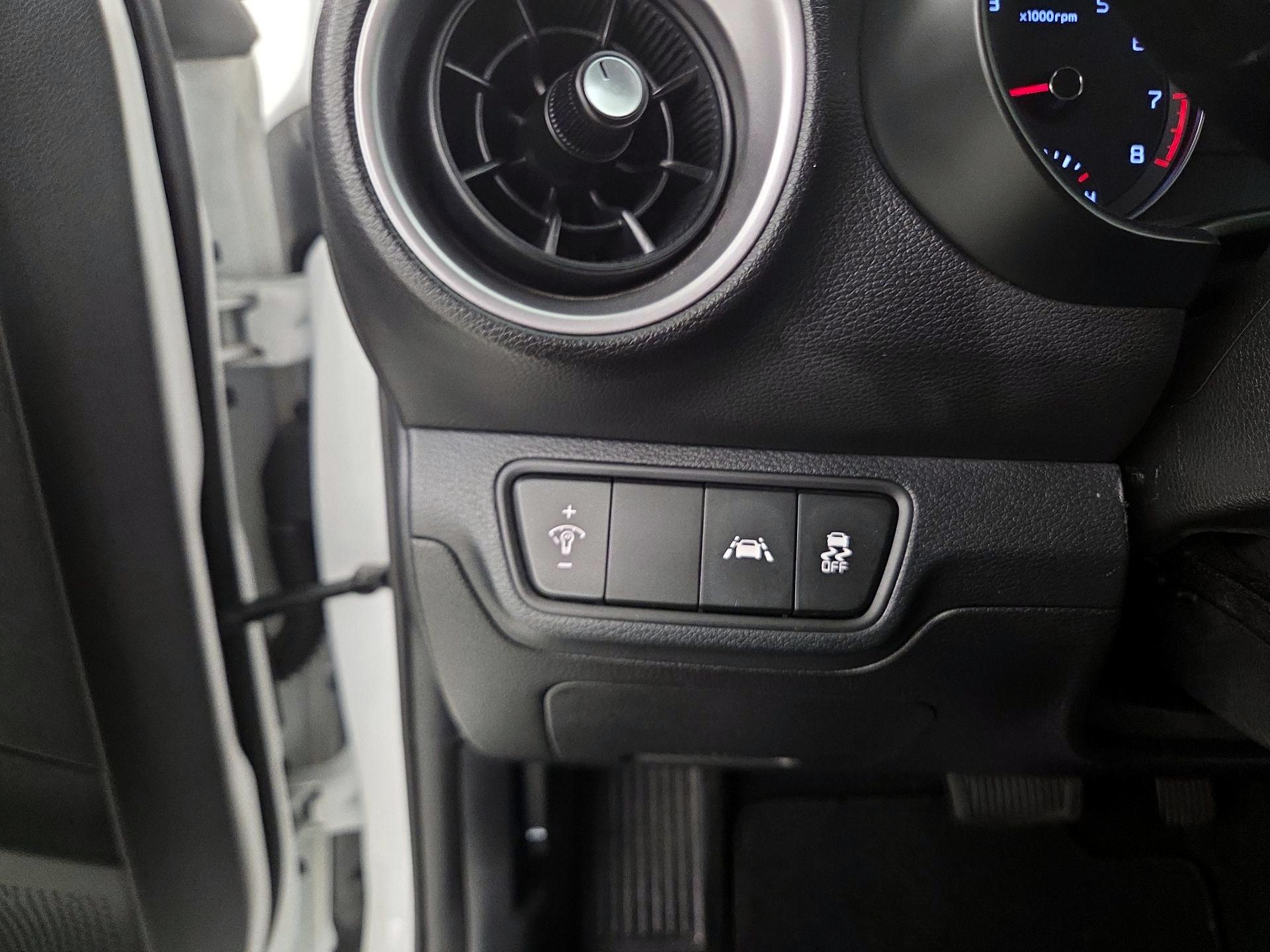 Thumbnail: 2021 Kia Forte - 13