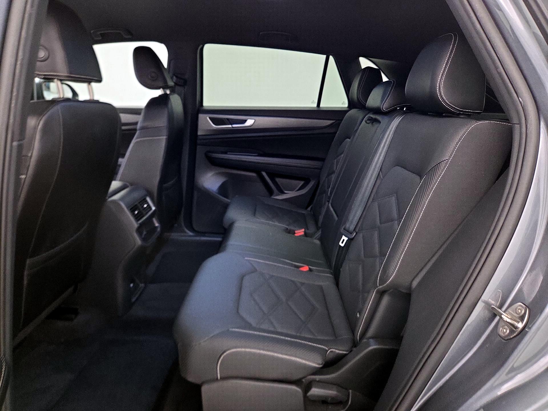 Thumbnail: 2024 Volkswagen Atlas - 18