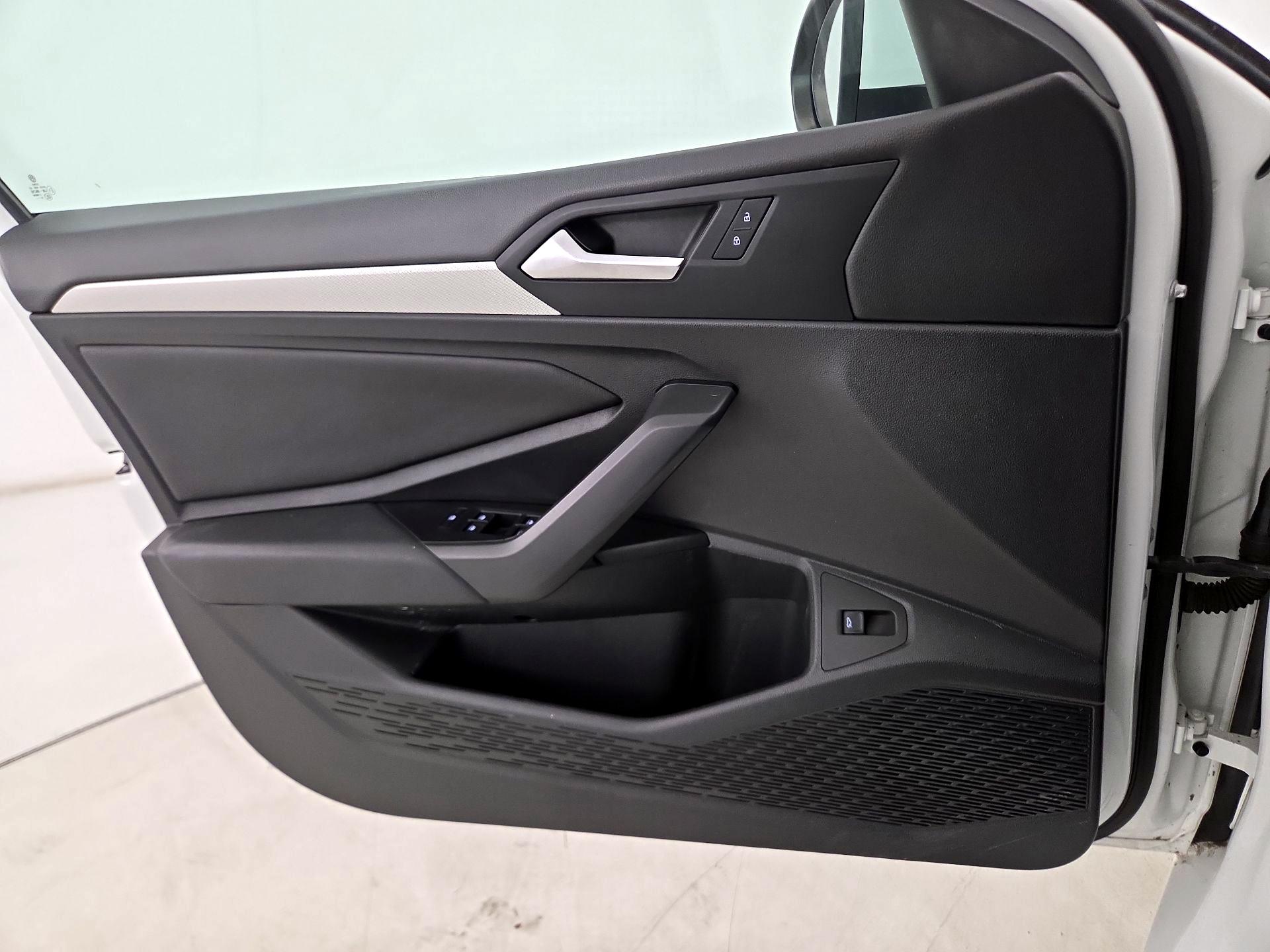 Thumbnail: 2019 Volkswagen Jetta - 12