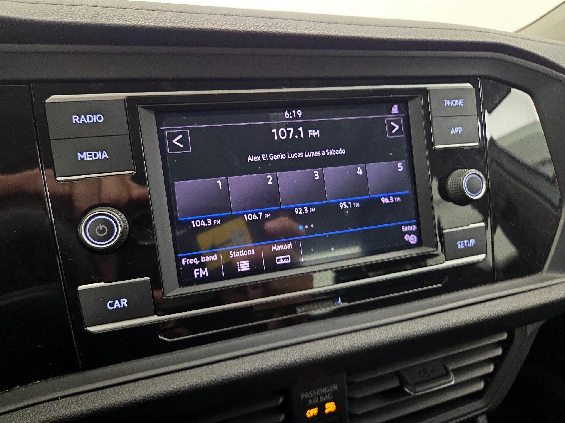 Thumbnail: 2019 Volkswagen Jetta - 15