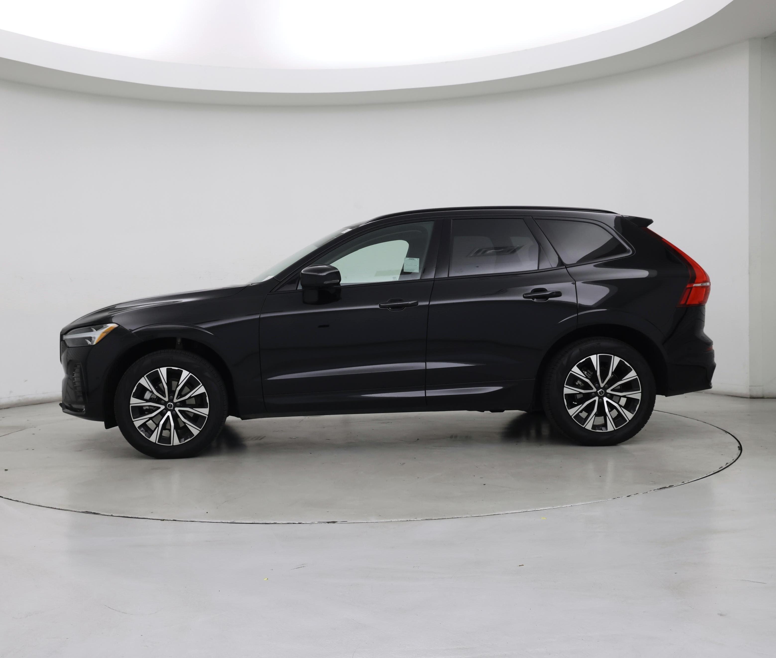 Thumbnail: 2025 Volvo XC60 - 3