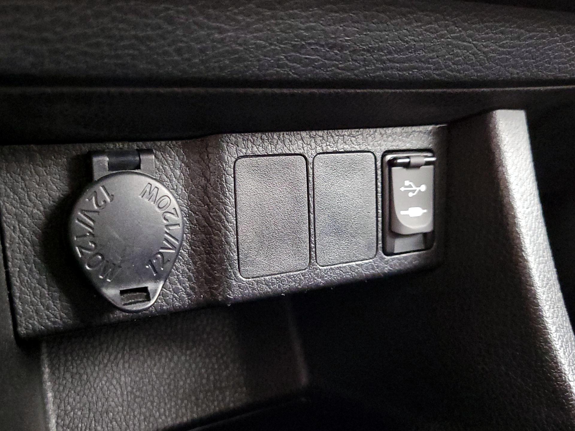 Thumbnail: 2016 Toyota Corolla - 18
