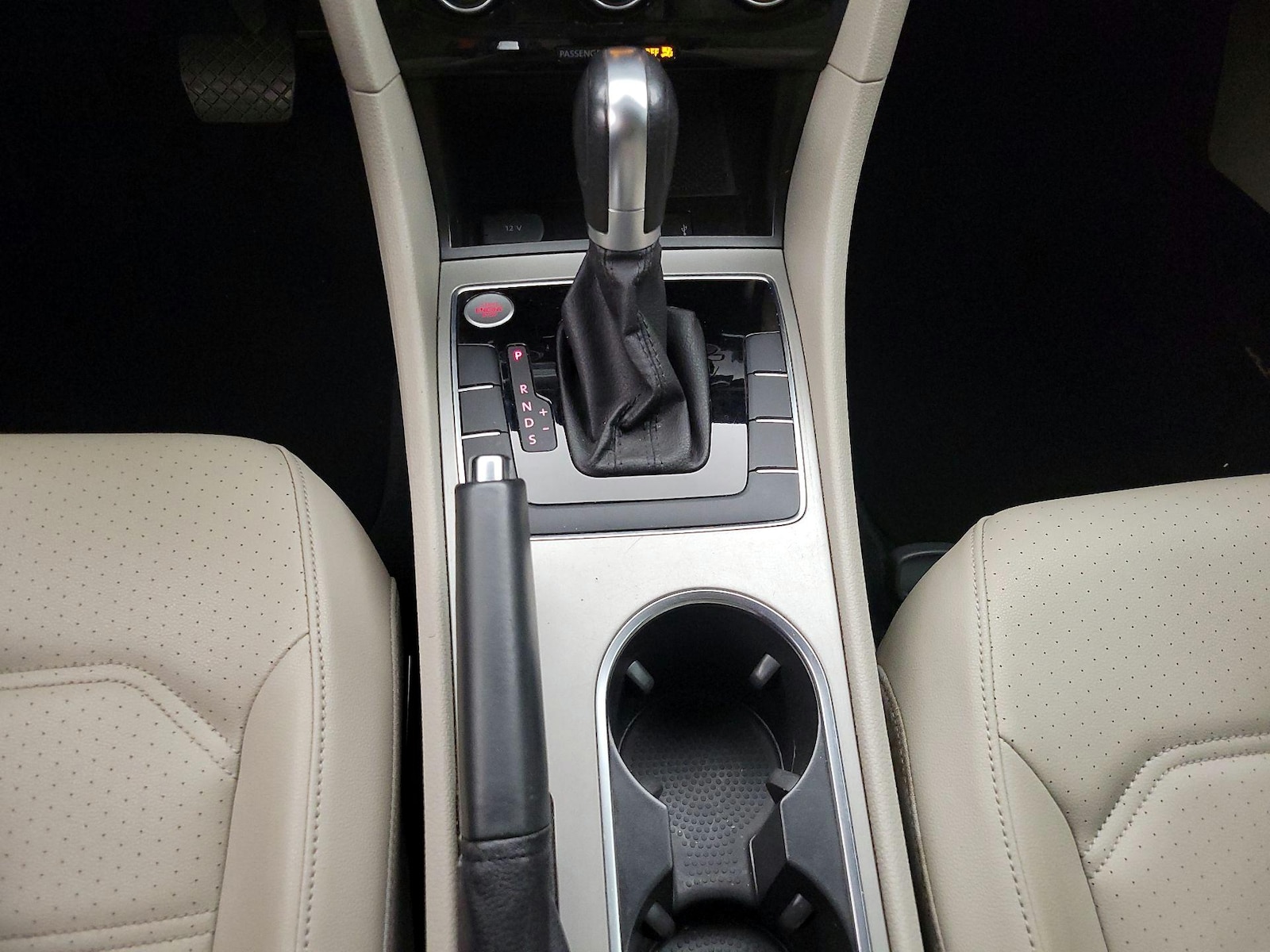 2020 Volkswagen Passat SE - Photo 18