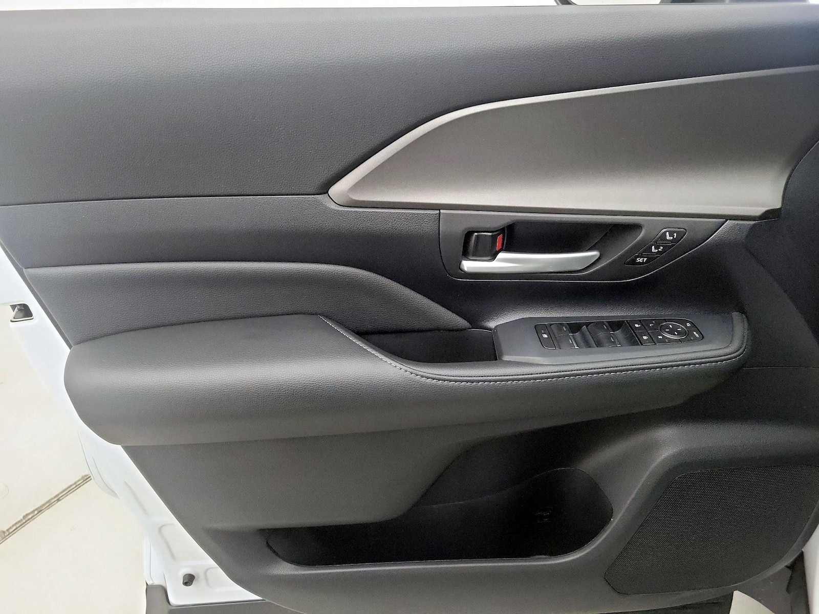 2026 Toyota Grand Highlander Nightshade - Photo 13