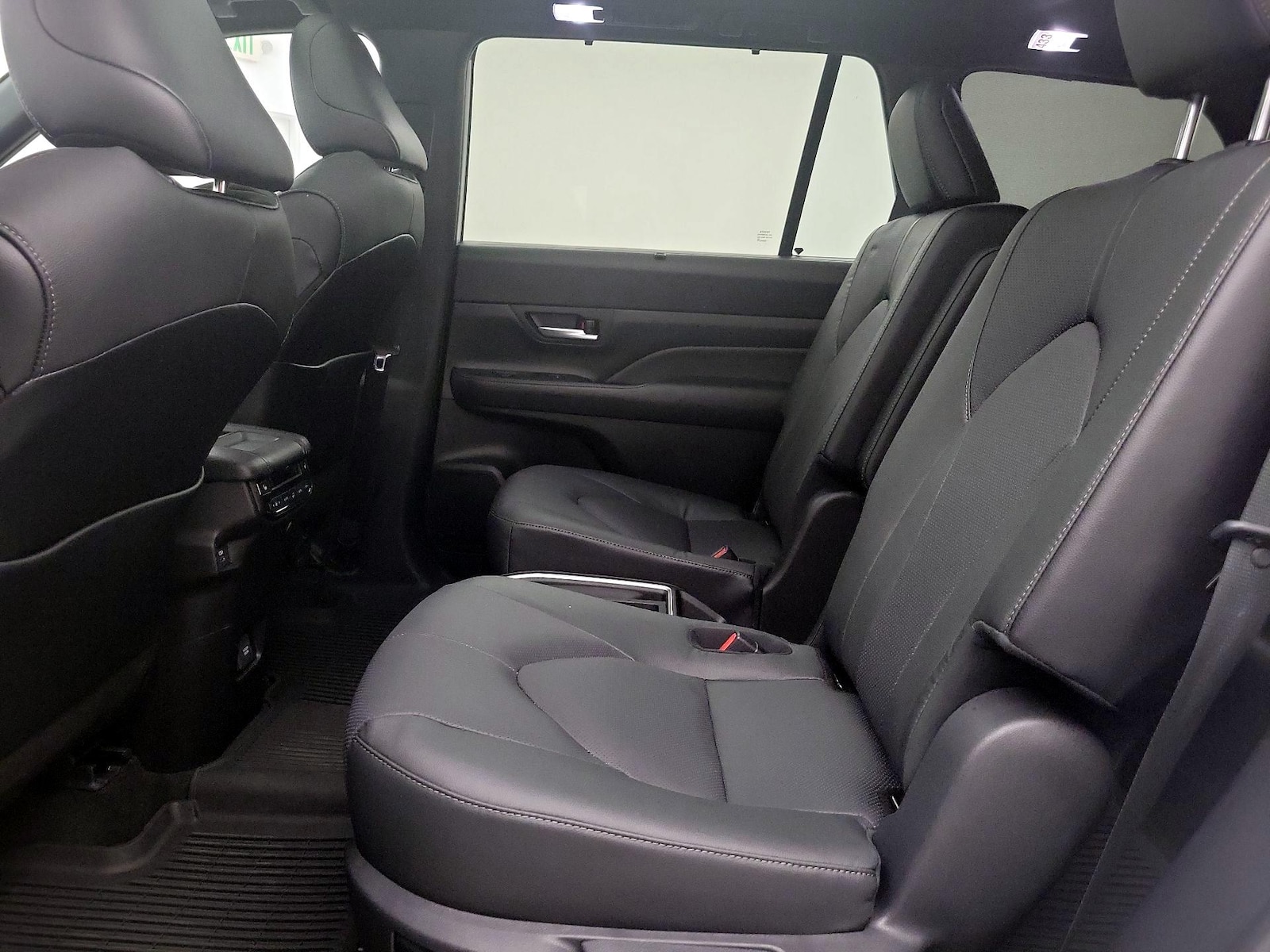 2026 Toyota Grand Highlander Nightshade - Photo 21
