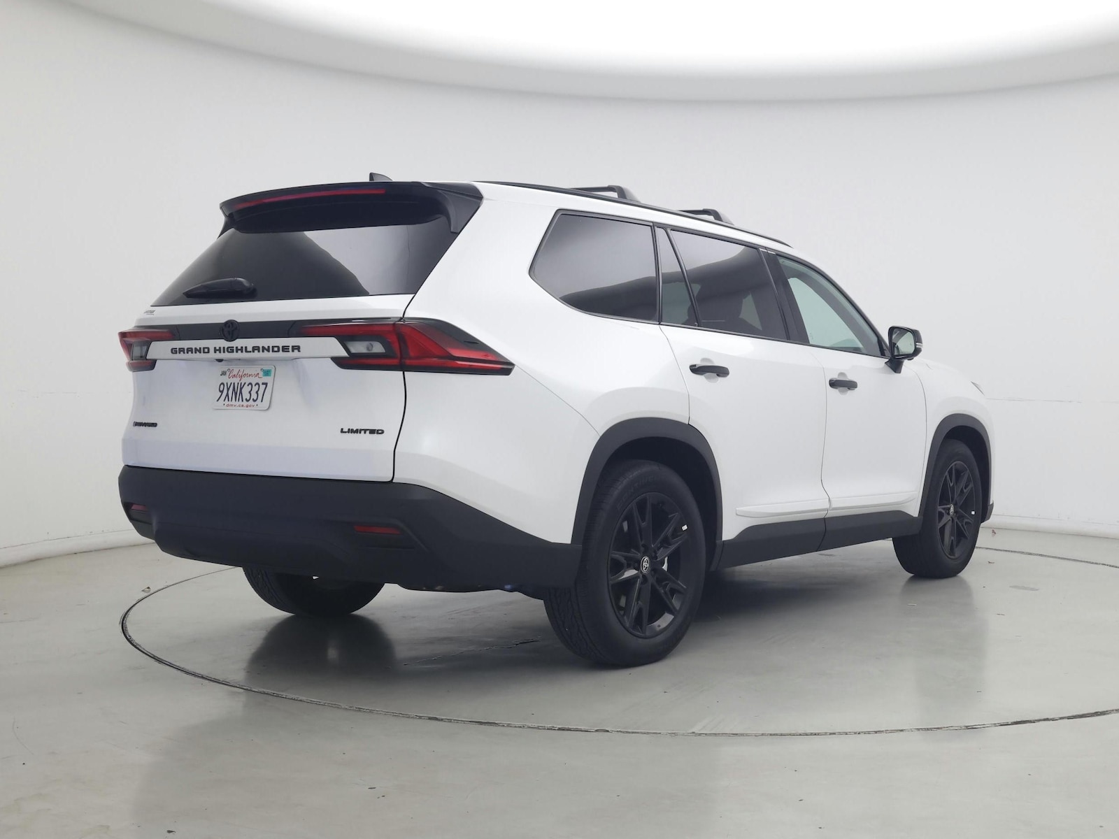 2026 Toyota Grand Highlander Nightshade - Photo 9