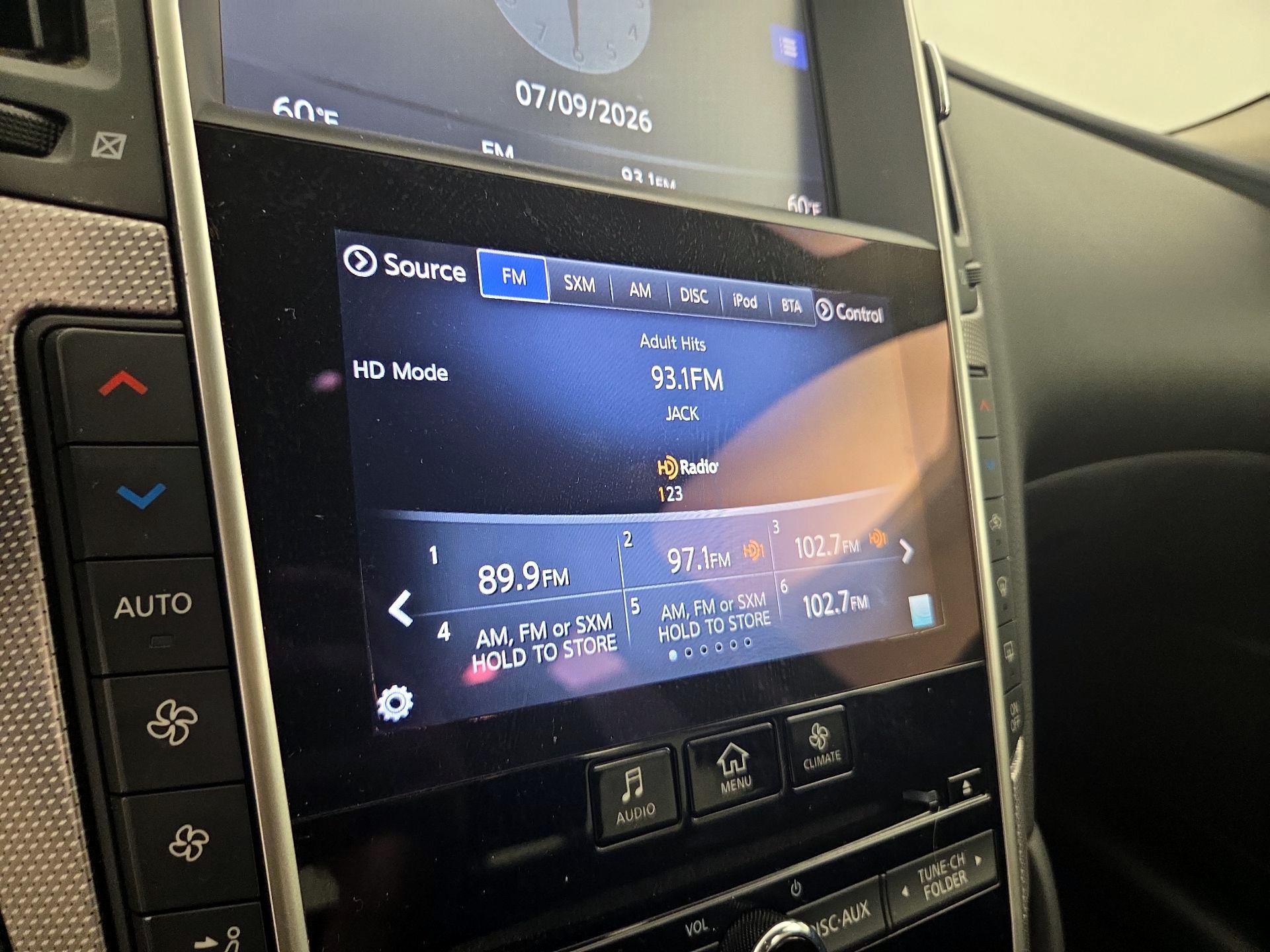 Thumbnail: 2015 INFINITI Q50 - 15