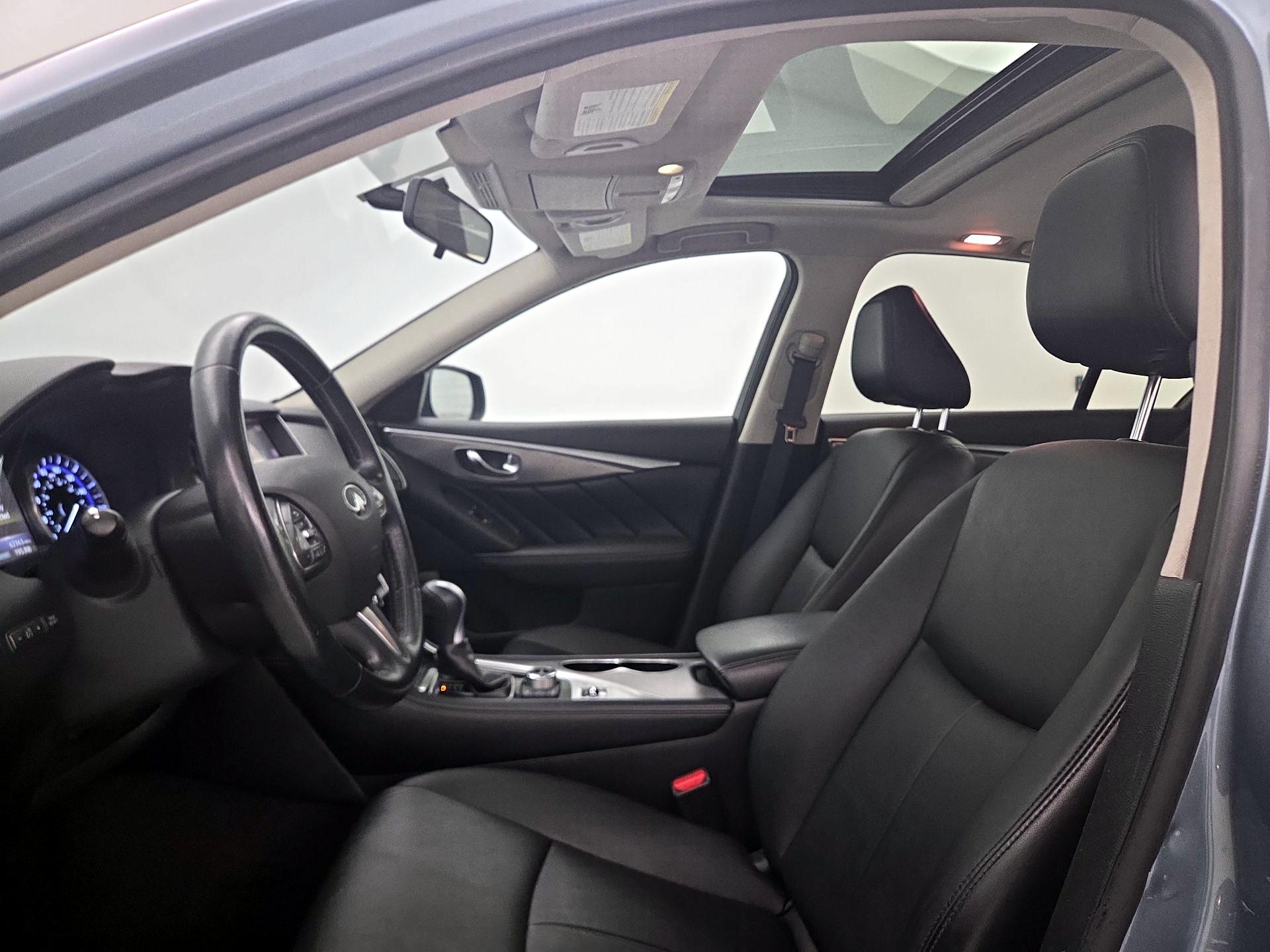 Thumbnail: 2015 INFINITI Q50 - 19