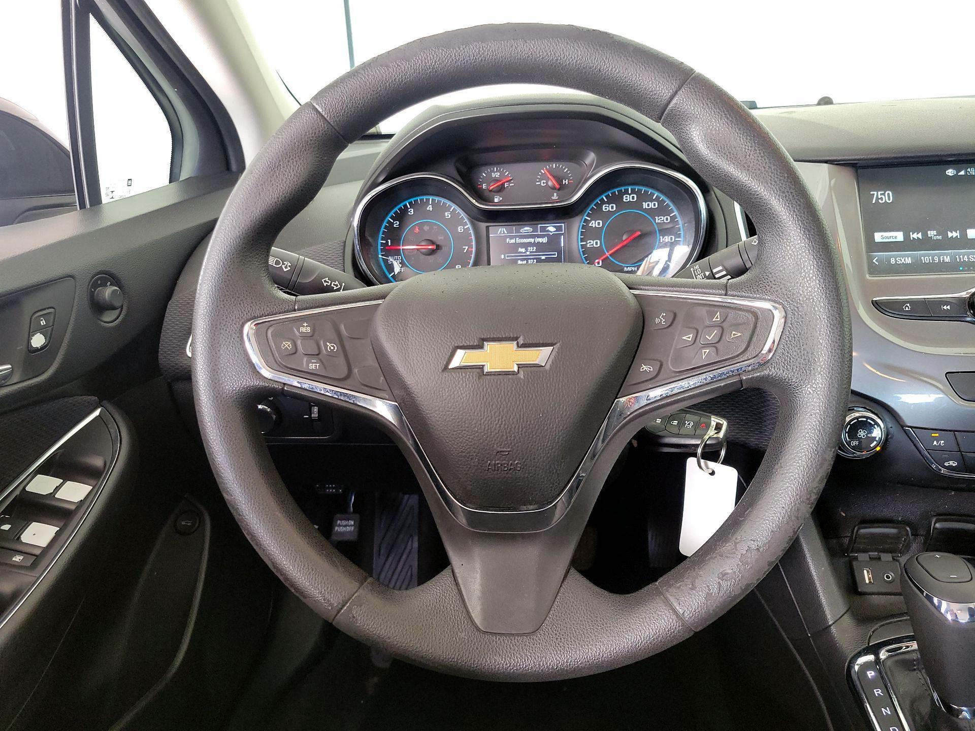 Thumbnail: 2018 Chevrolet Cruze - 10