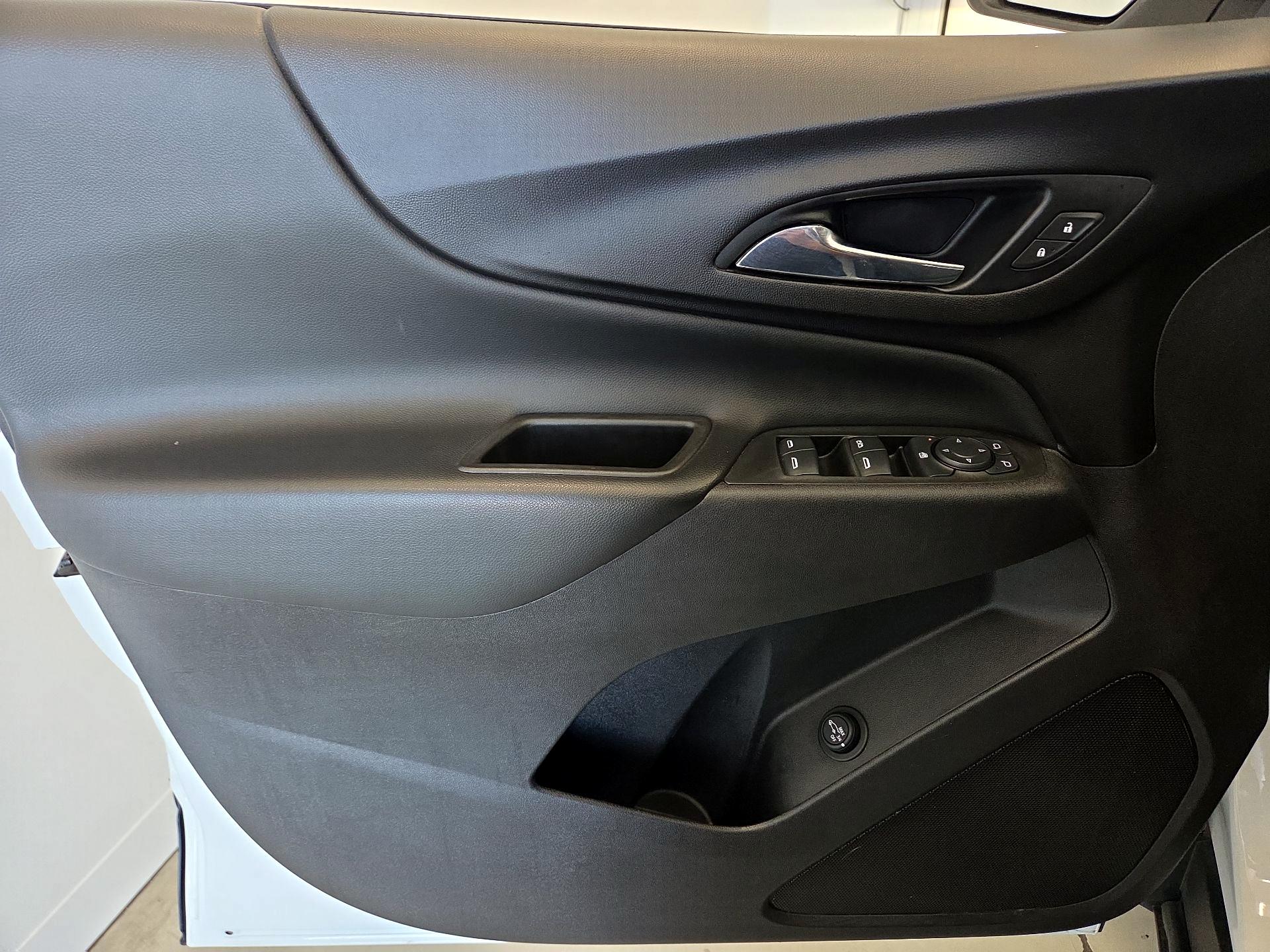 Thumbnail: 2021 Chevrolet Equinox - 12