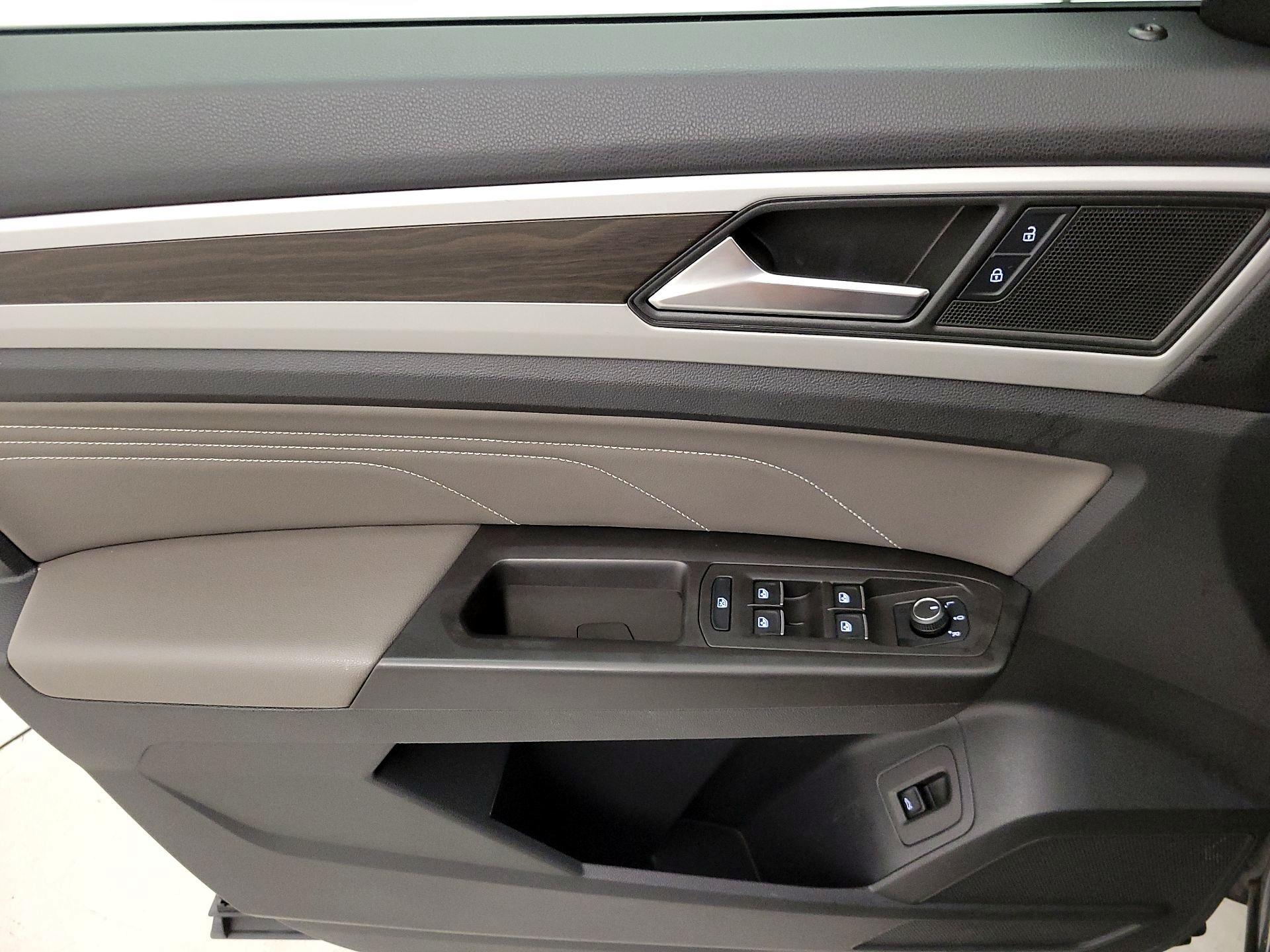 Thumbnail: 2023 Volkswagen Atlas - 12