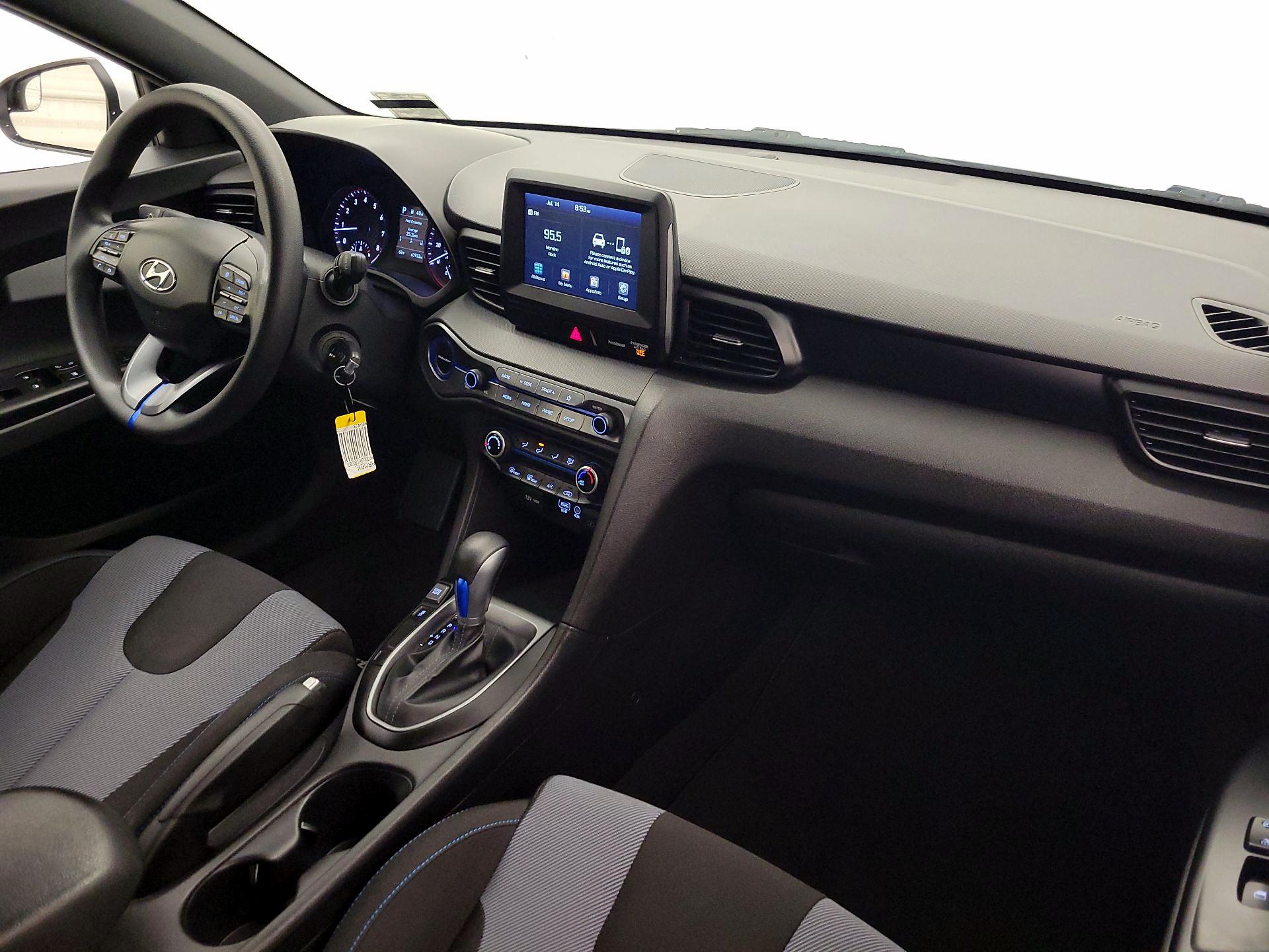 Thumbnail: 2019 Hyundai Veloster - 9