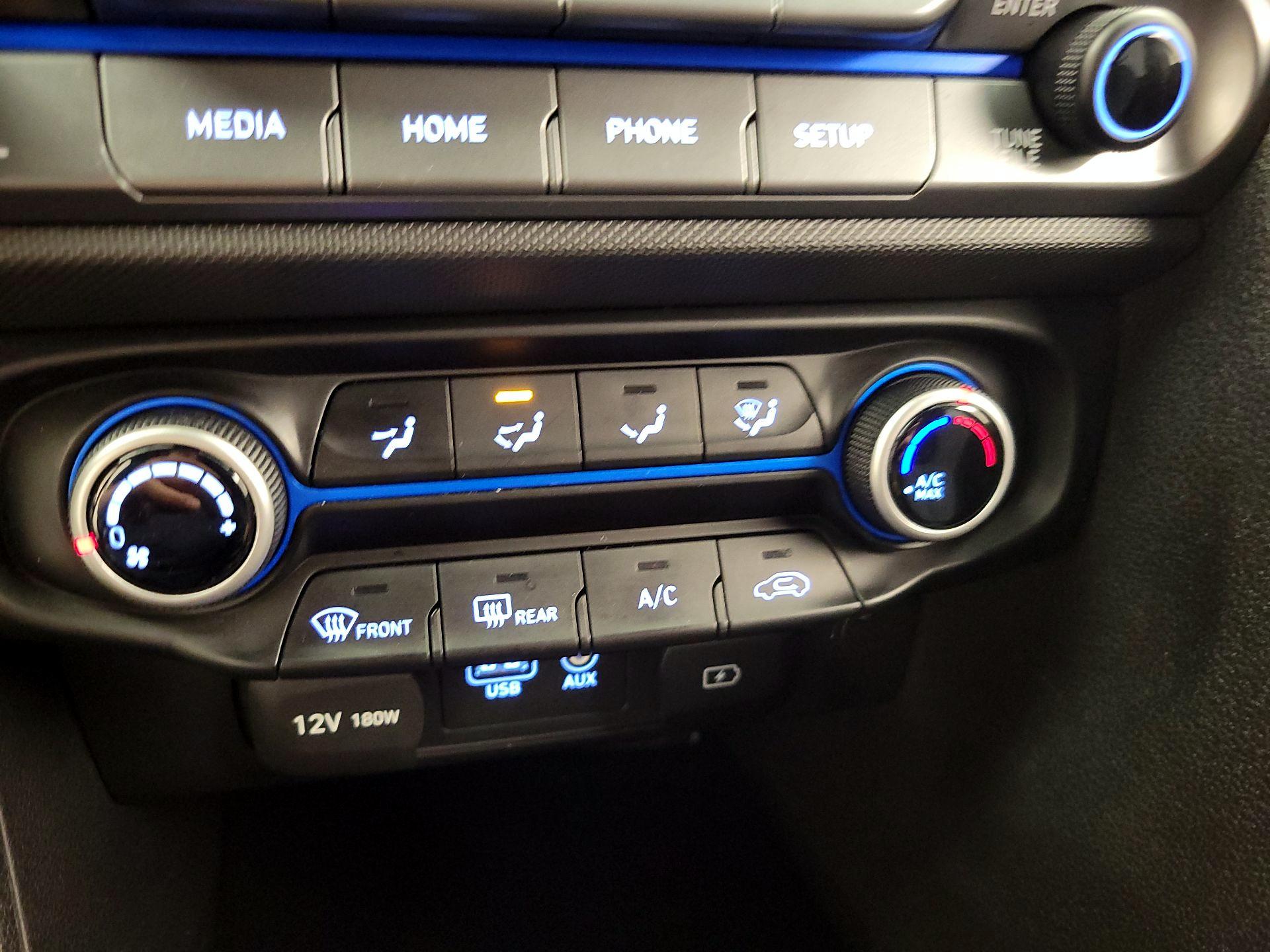 Thumbnail: 2019 Hyundai Veloster - 16
