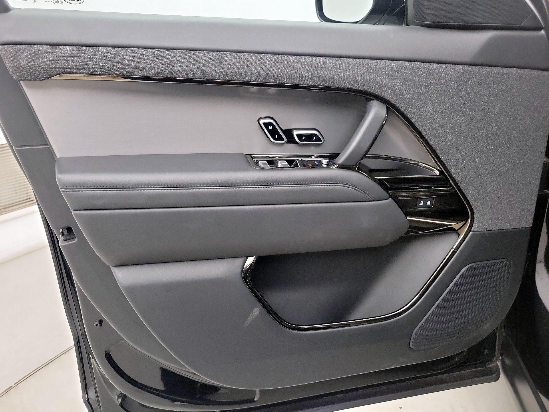 Thumbnail: 2023 Land Rover Range Rover Sport - 12