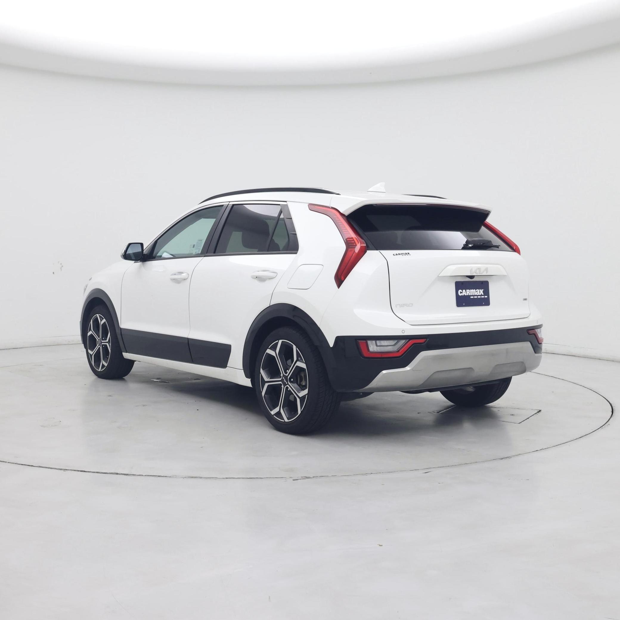 Thumbnail: 2023 Kia Niro - 2