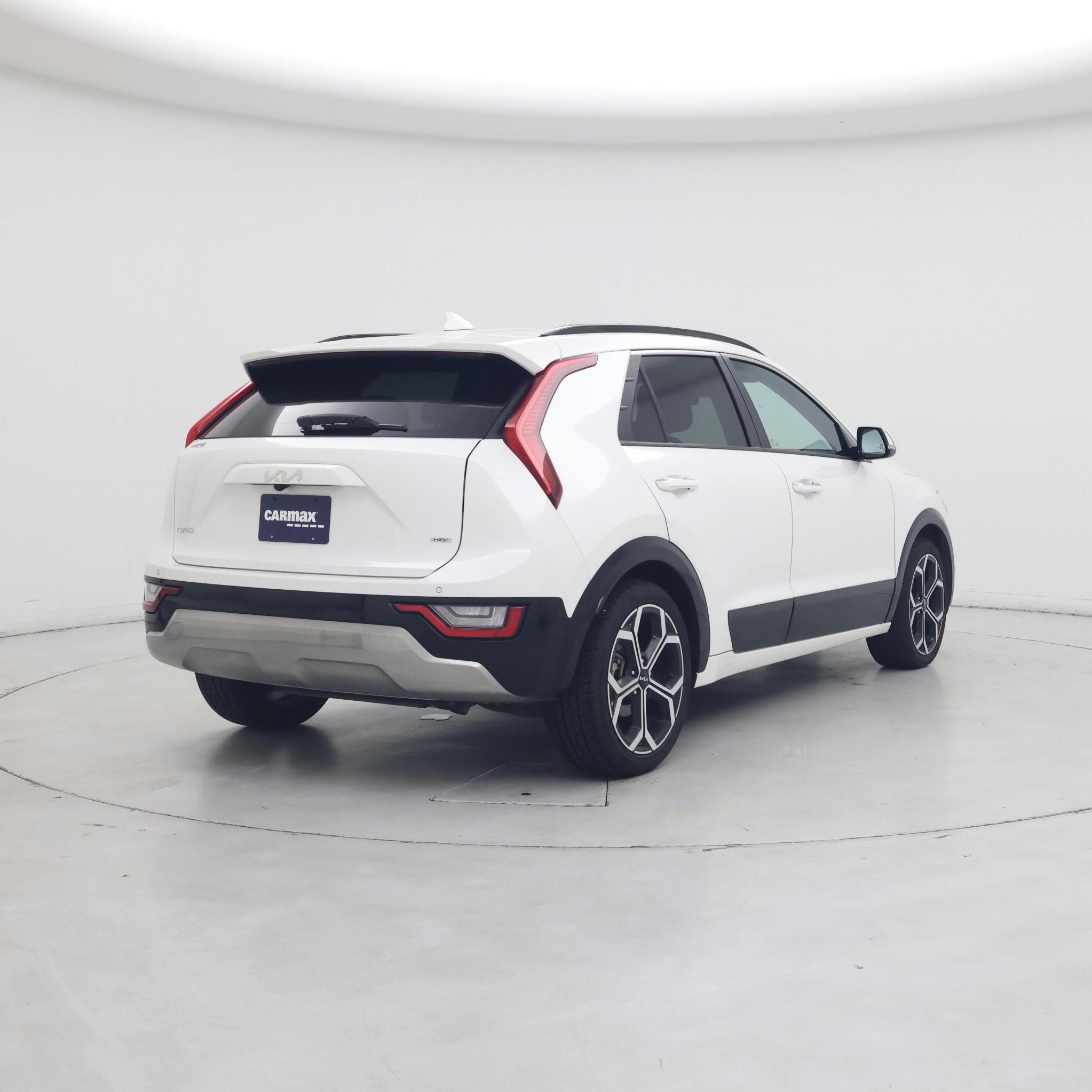 Thumbnail: 2023 Kia Niro - 8