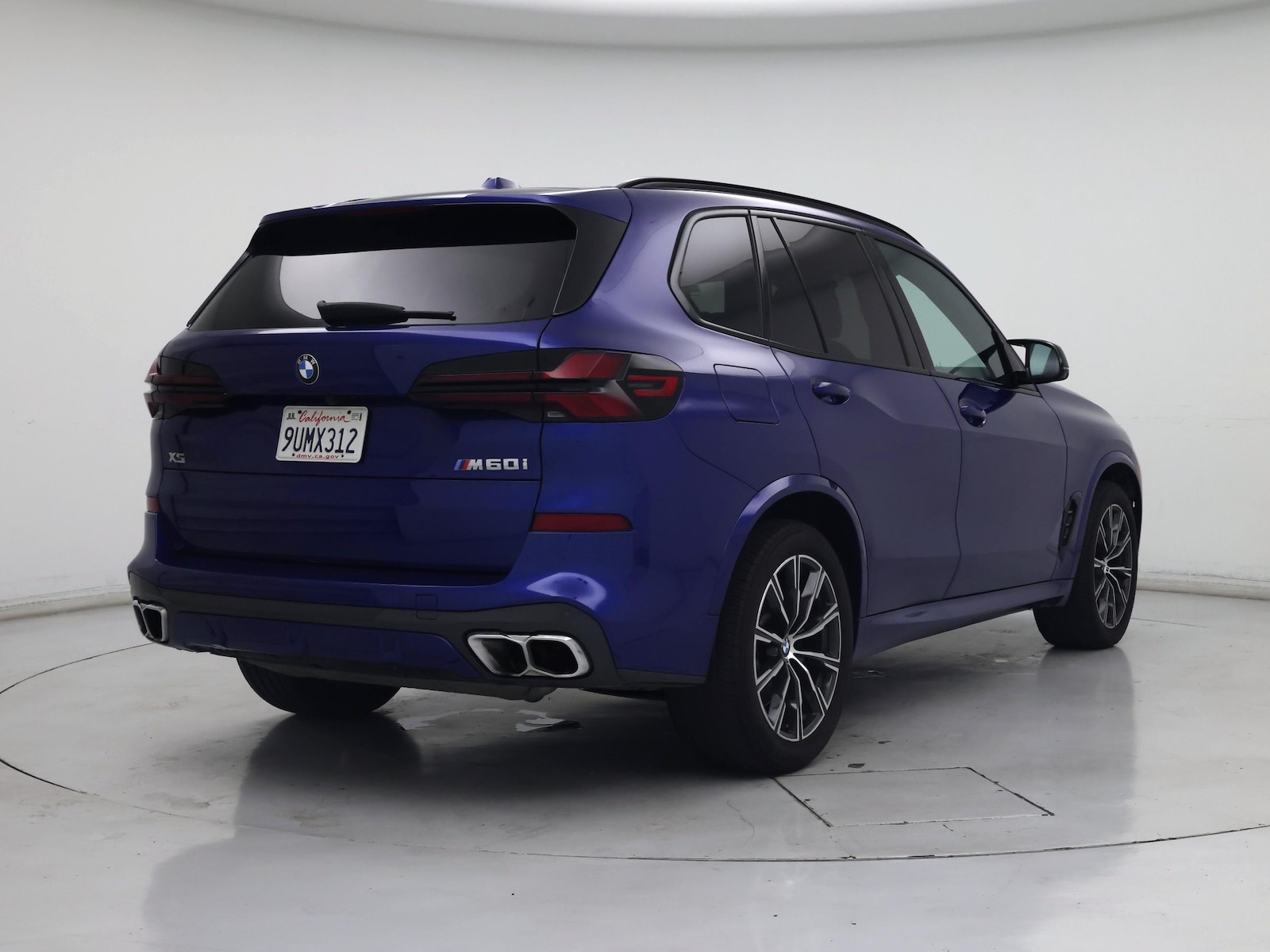 2026 BMW X5 M60i - Photo 9