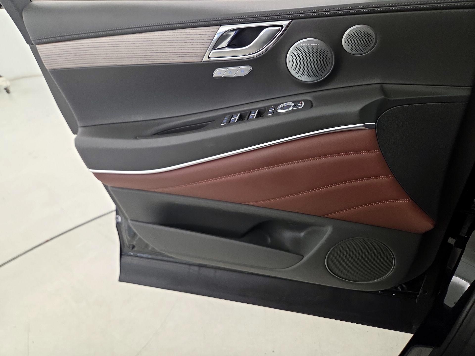 Thumbnail: 2025 Genesis GV80 - 12