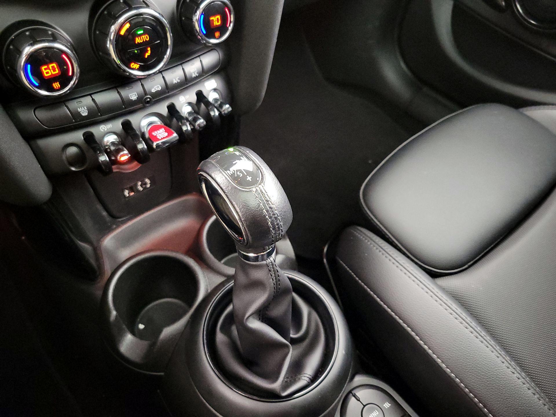 Thumbnail: 2018 MINI Cooper Hardtop - 17