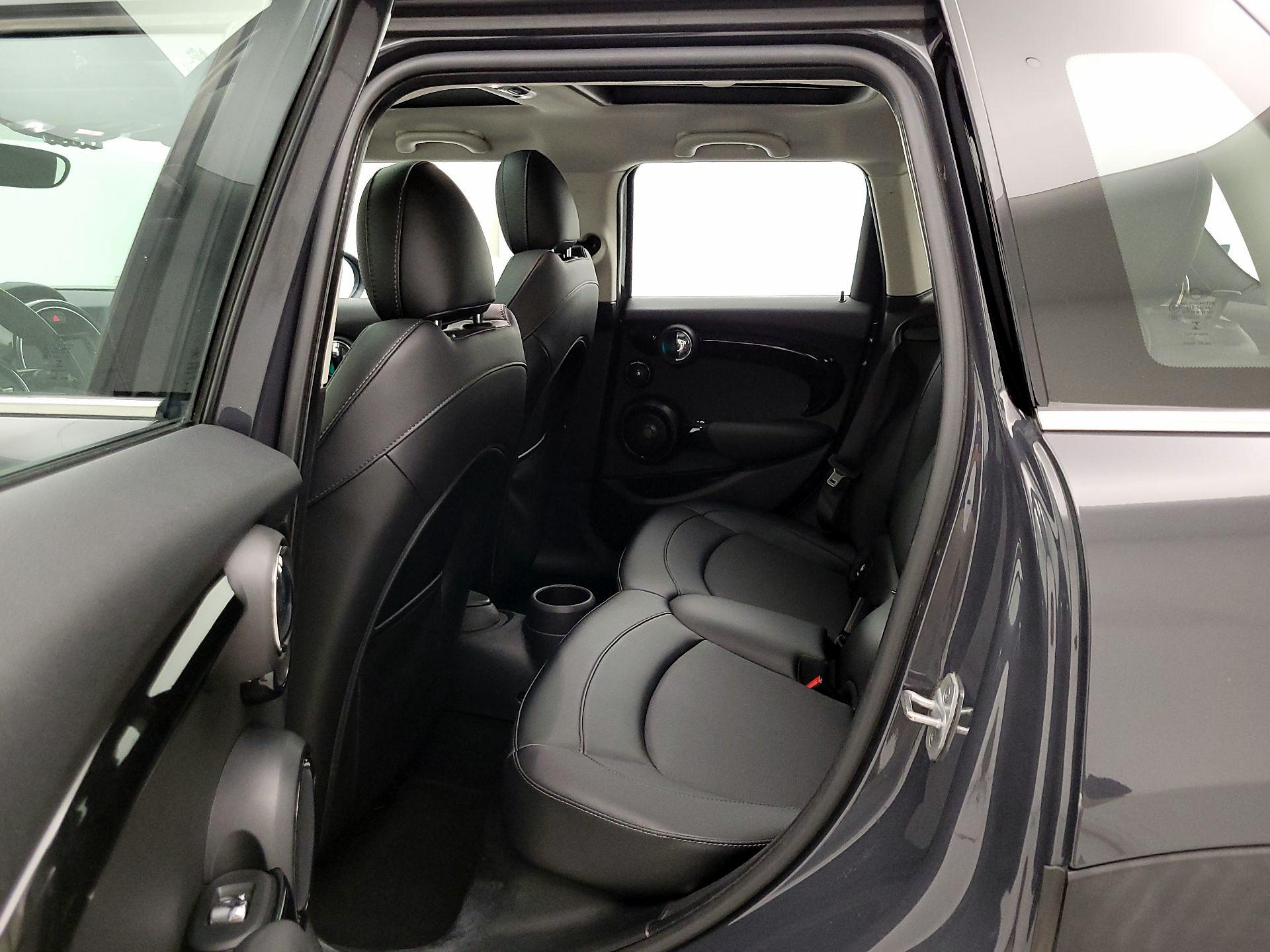 Thumbnail: 2018 MINI Cooper Hardtop - 19