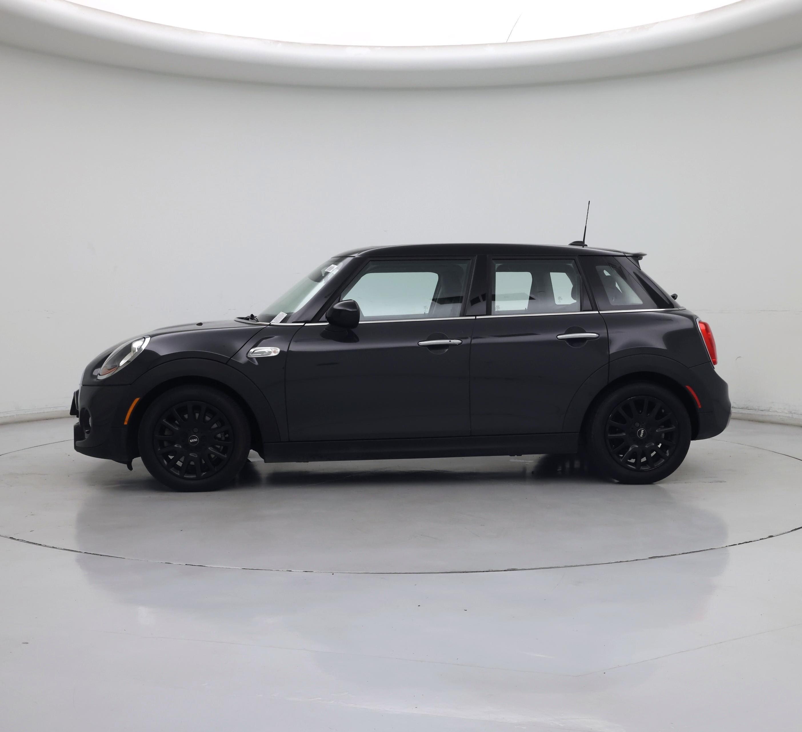 Thumbnail: 2018 MINI Cooper Hardtop - 3