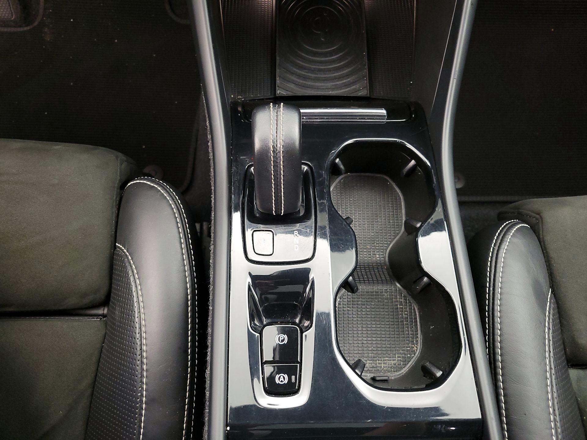 Thumbnail: 2019 Volvo XC40 - 17