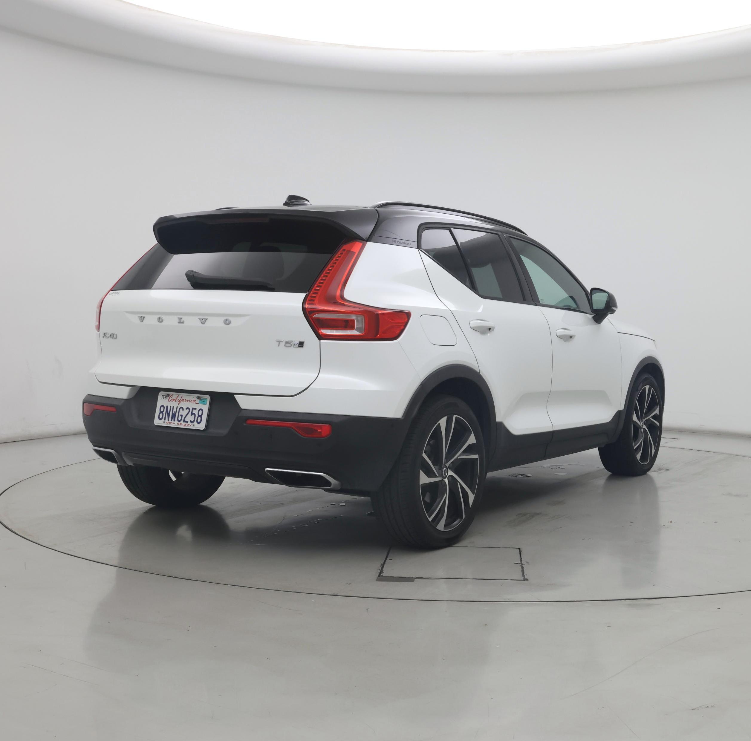 Thumbnail: 2019 Volvo XC40 - 8