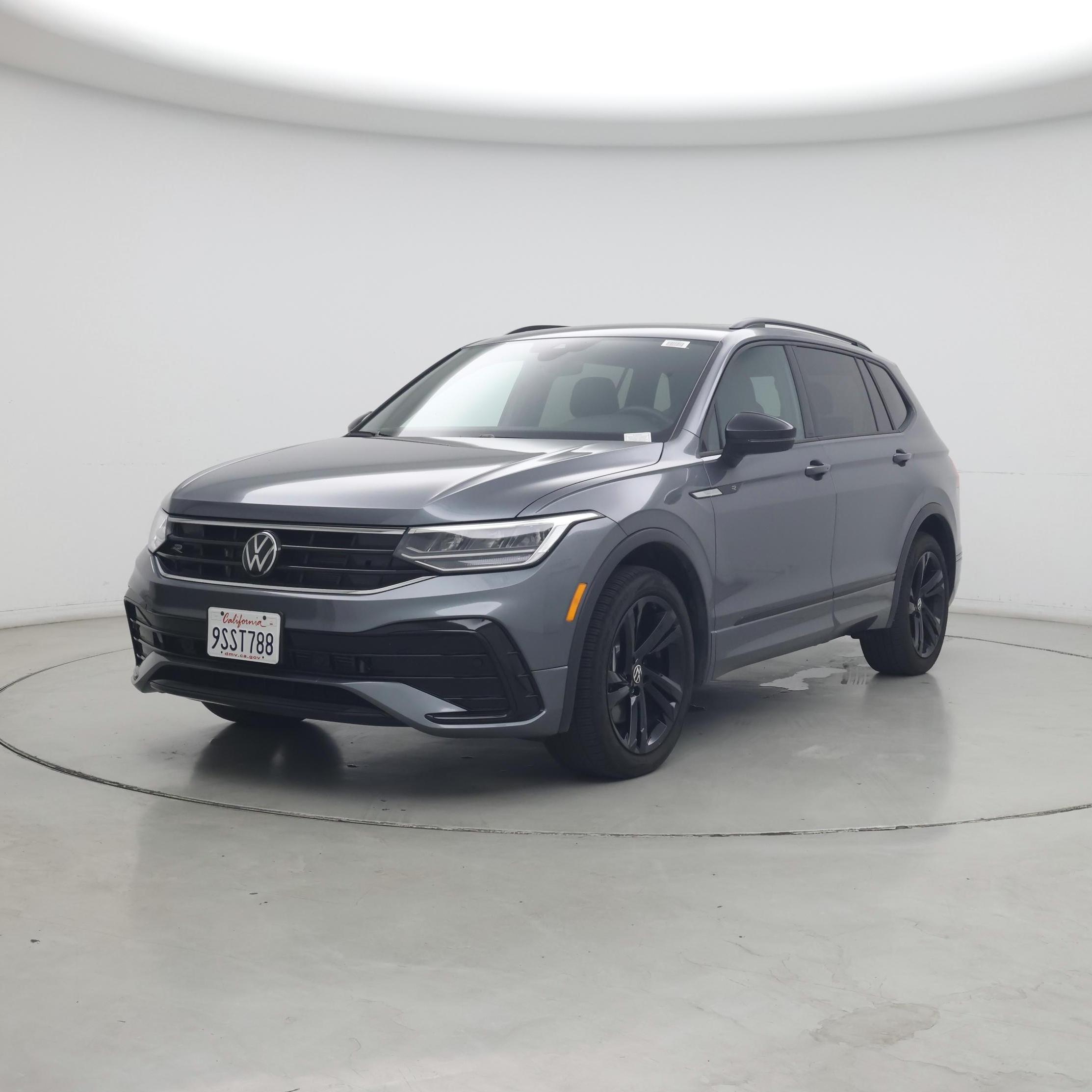 Thumbnail: 2024 Volkswagen Tiguan - 4