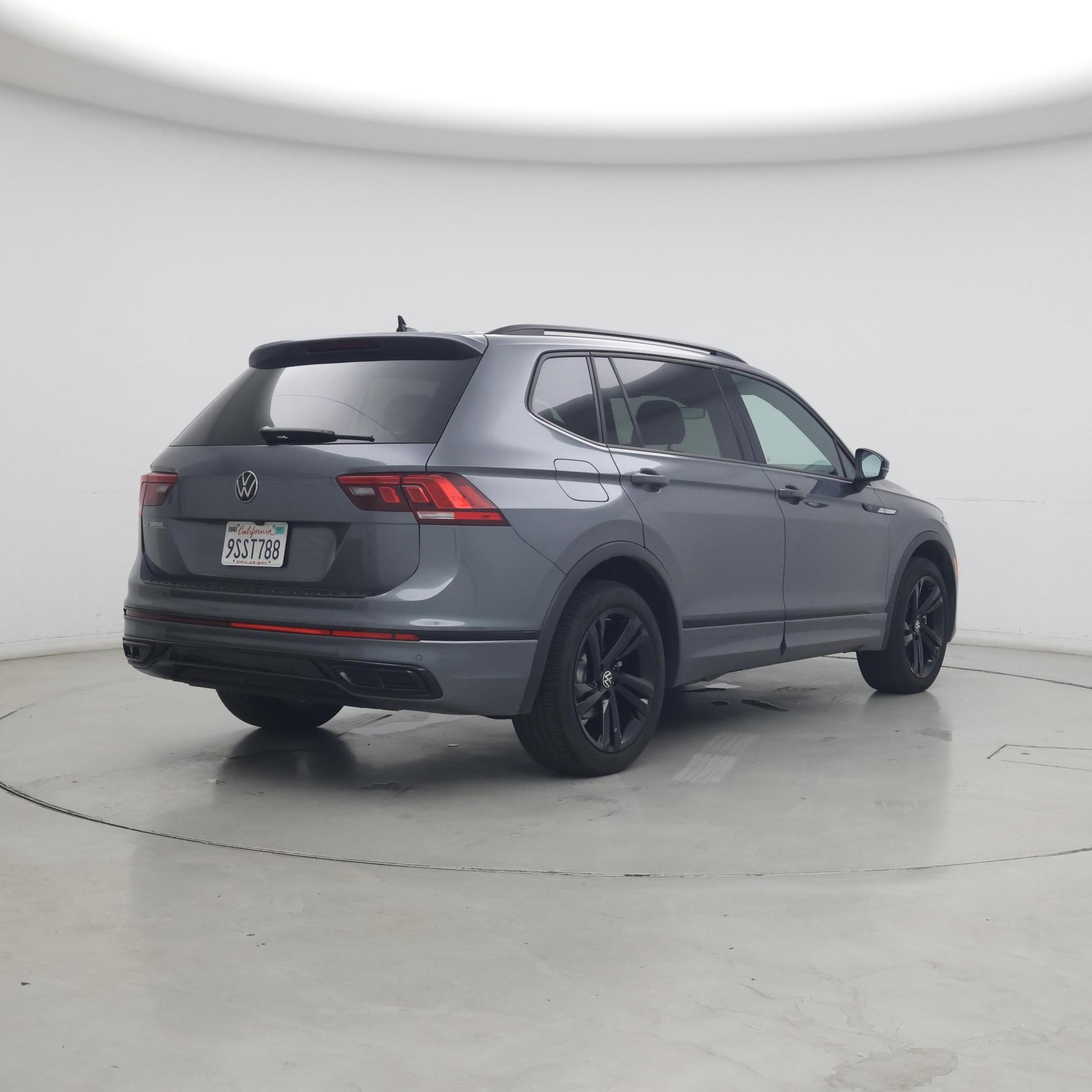 Thumbnail: 2024 Volkswagen Tiguan - 8