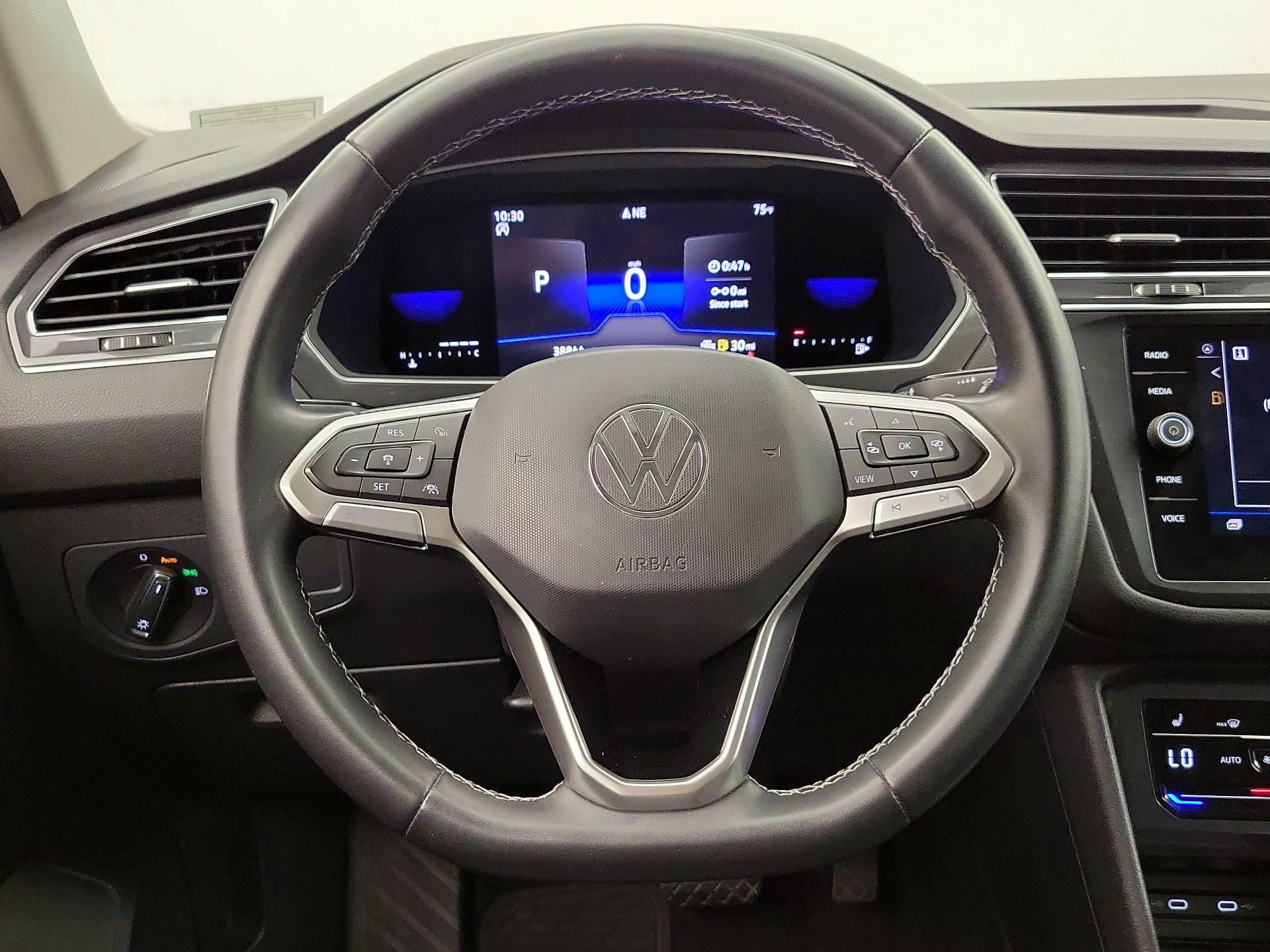 Thumbnail: 2022 Volkswagen Tiguan - 10