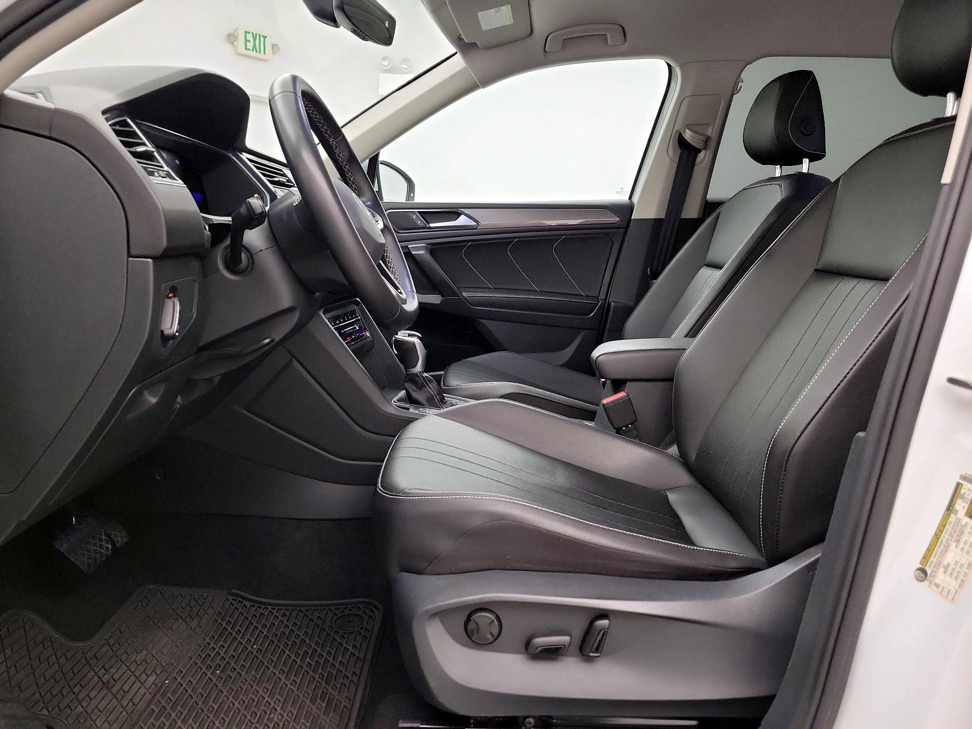 Thumbnail: 2022 Volkswagen Tiguan - 11