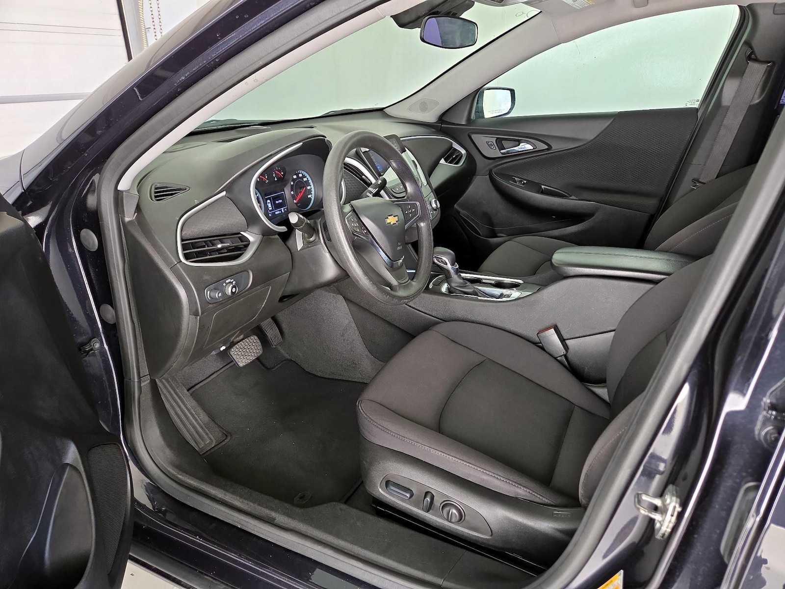 2023 Chevrolet Malibu 1LT - Photo 12