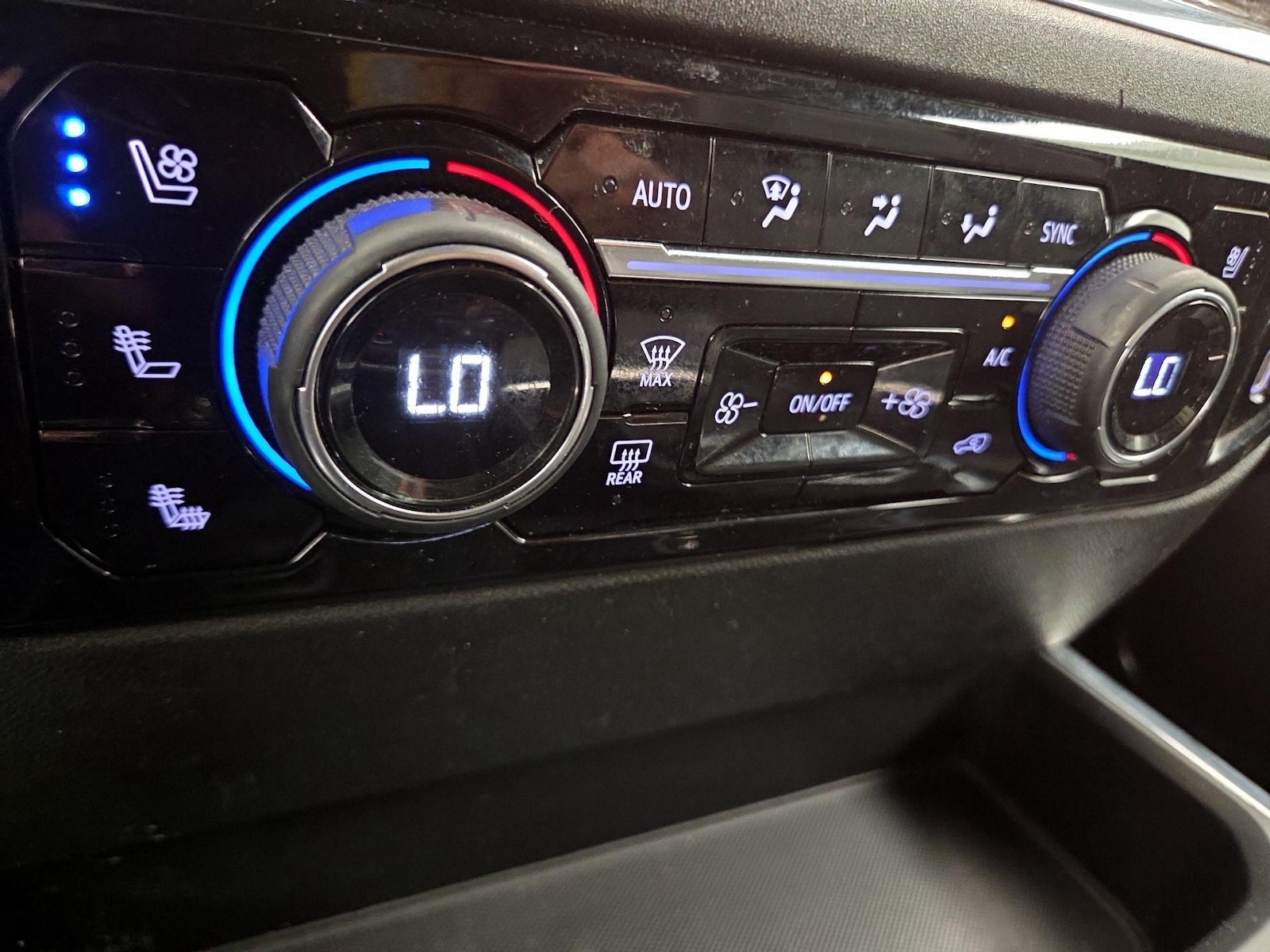 2023 Chevrolet Silverado 1500 LTZ - Photo 17