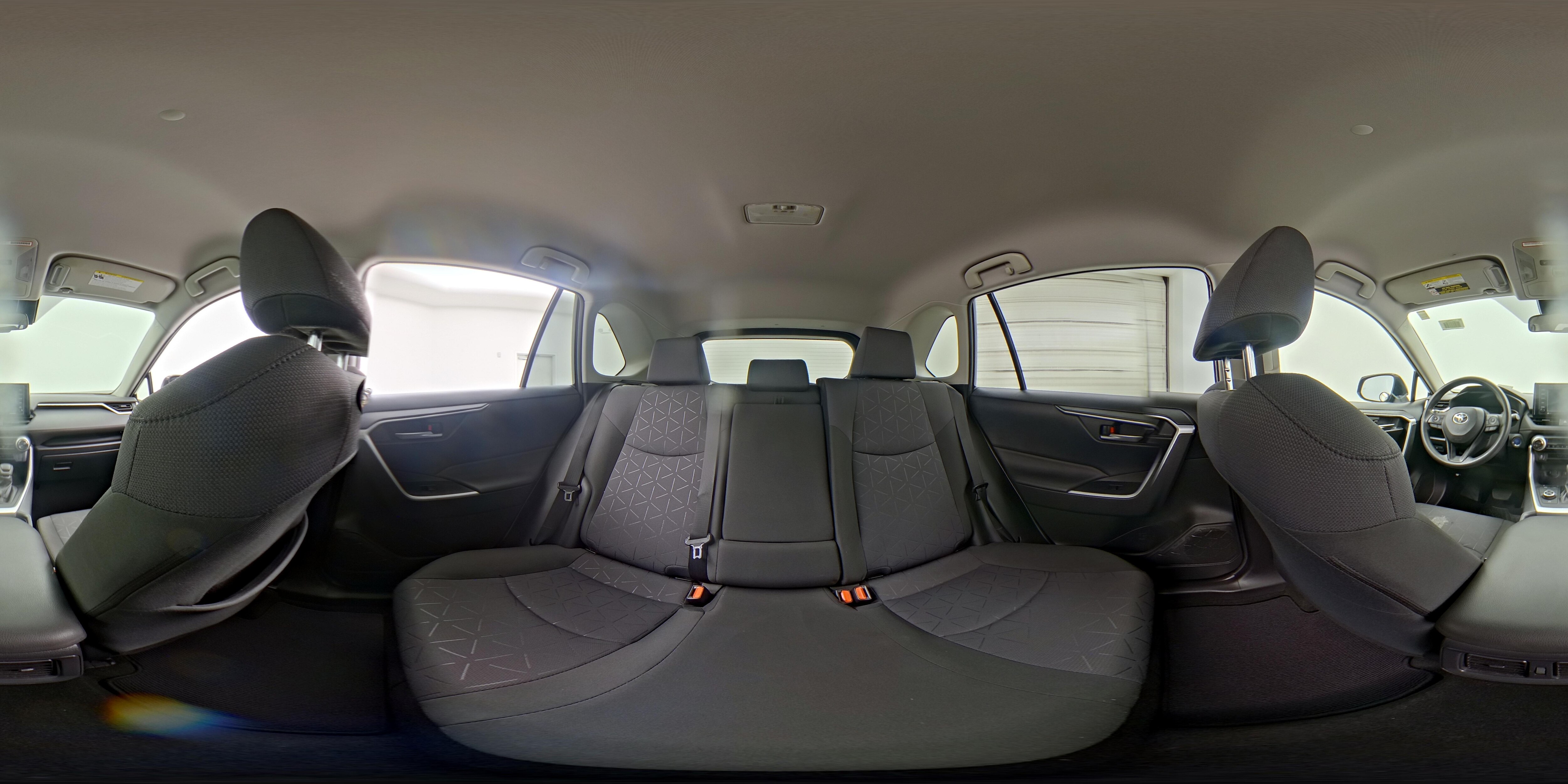 2020 Toyota RAV4 XLE - Photo 25