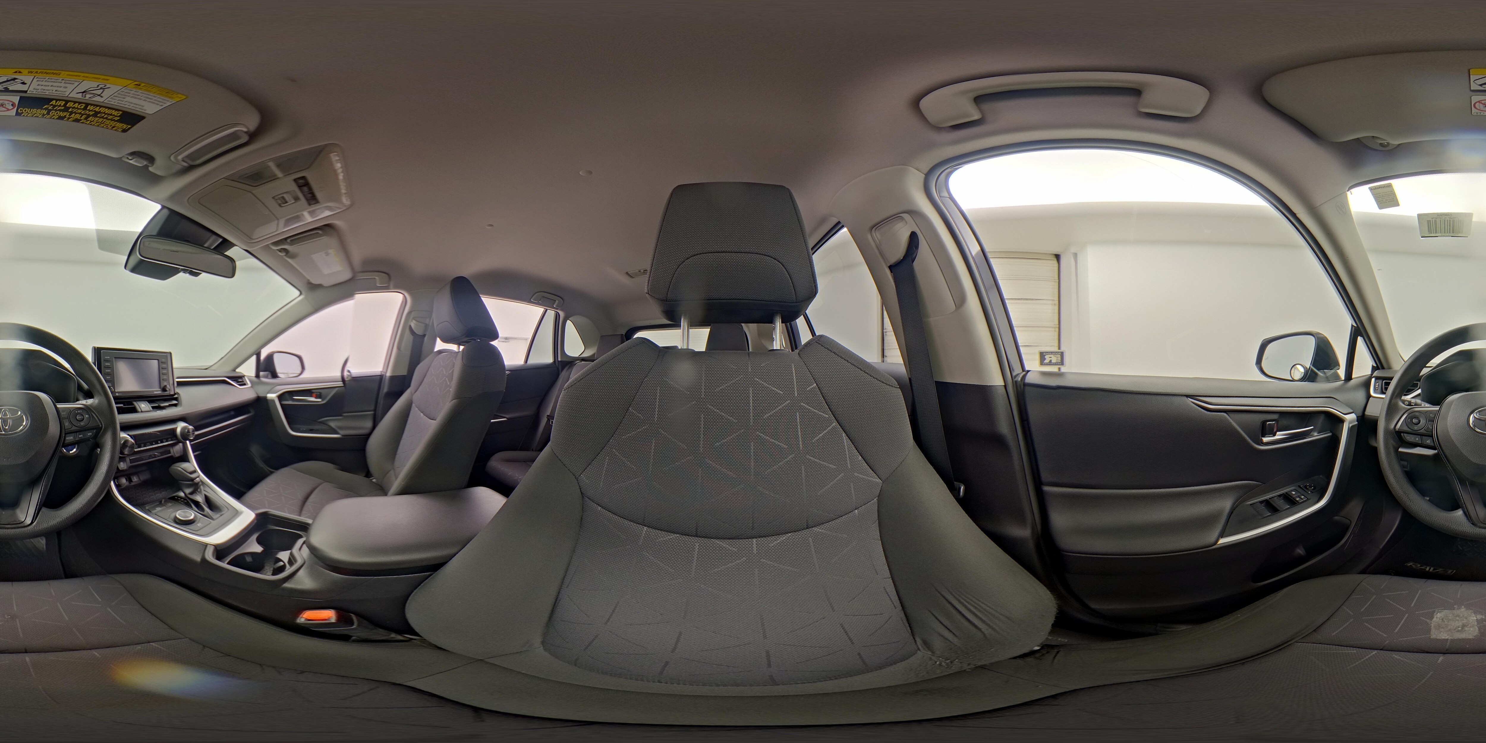 2020 Toyota RAV4 XLE - Photo 26