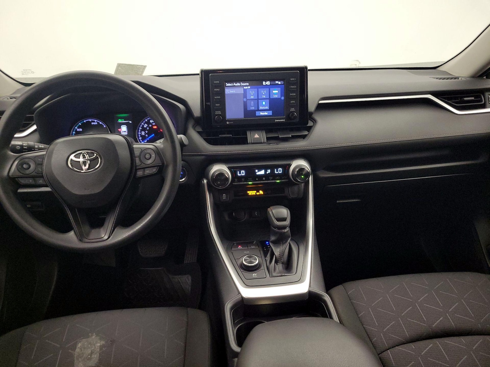 2020 Toyota RAV4 XLE - Photo 10