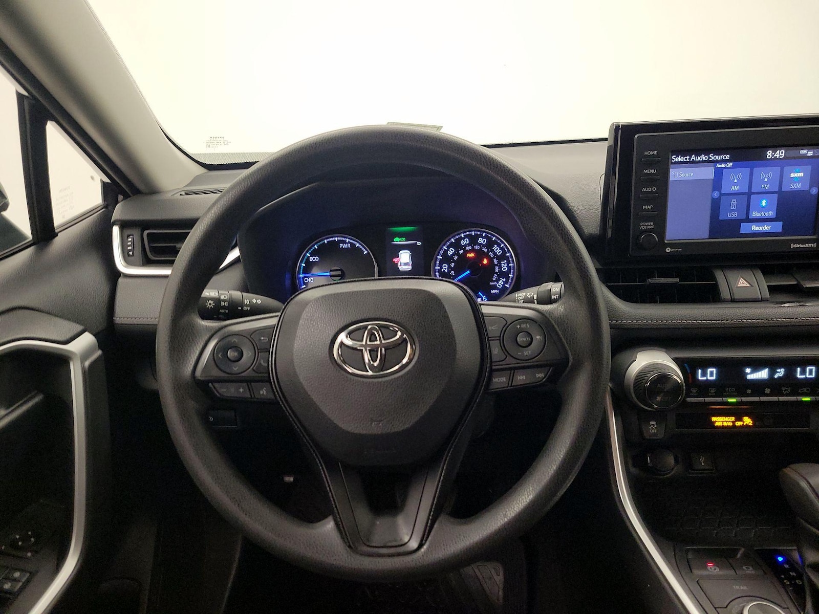 2020 Toyota RAV4 XLE - Photo 11