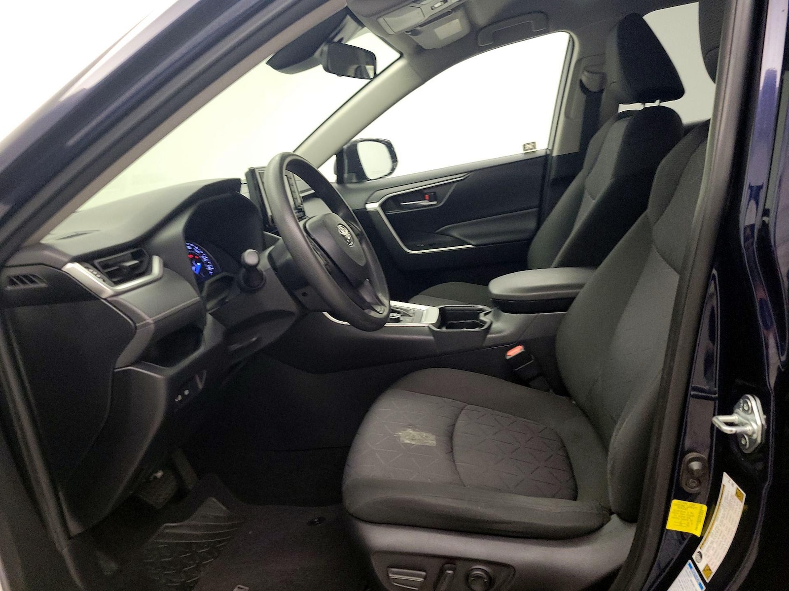 2020 Toyota RAV4 XLE - Photo 12