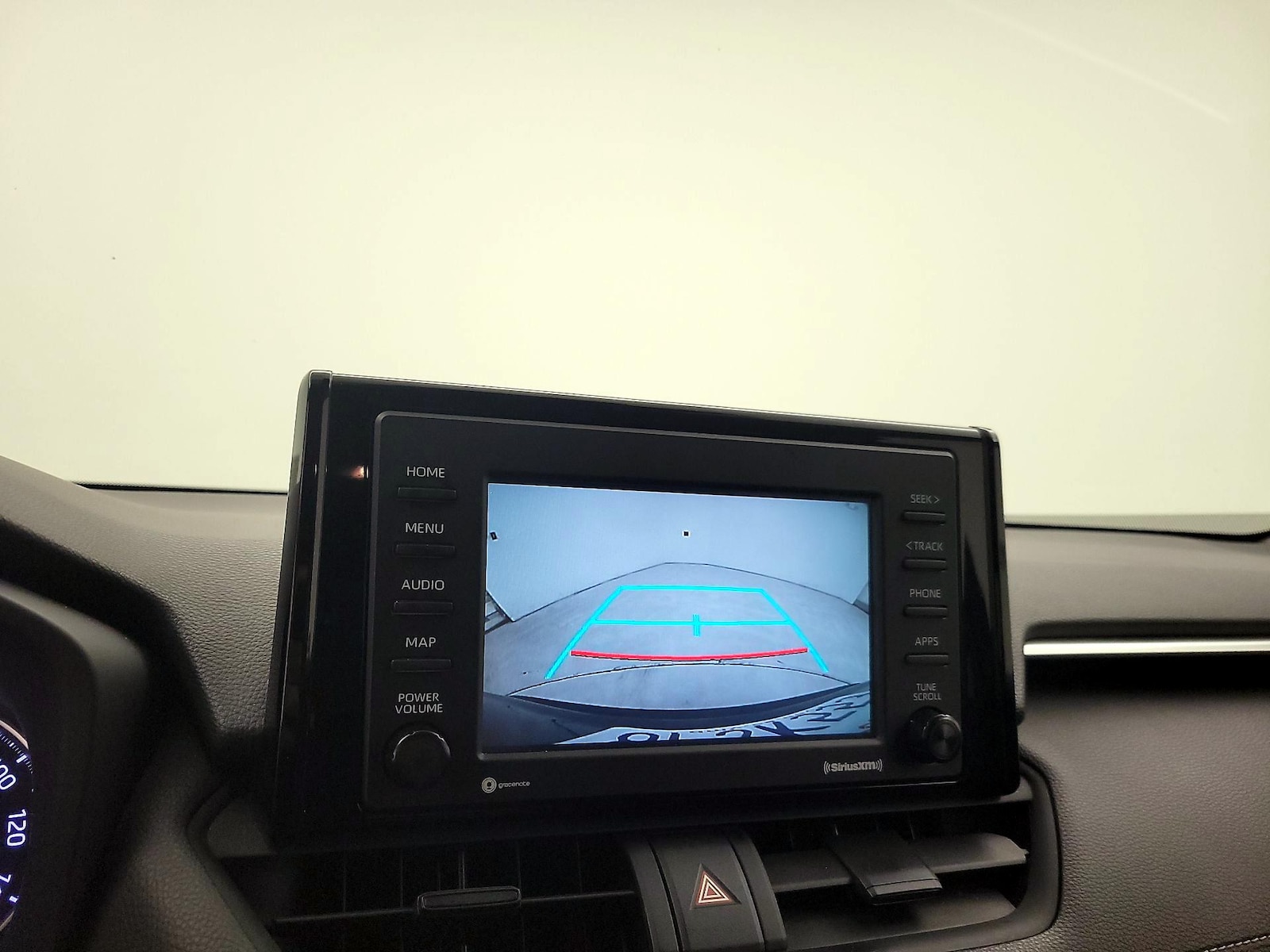 2020 Toyota RAV4 XLE - Photo 15