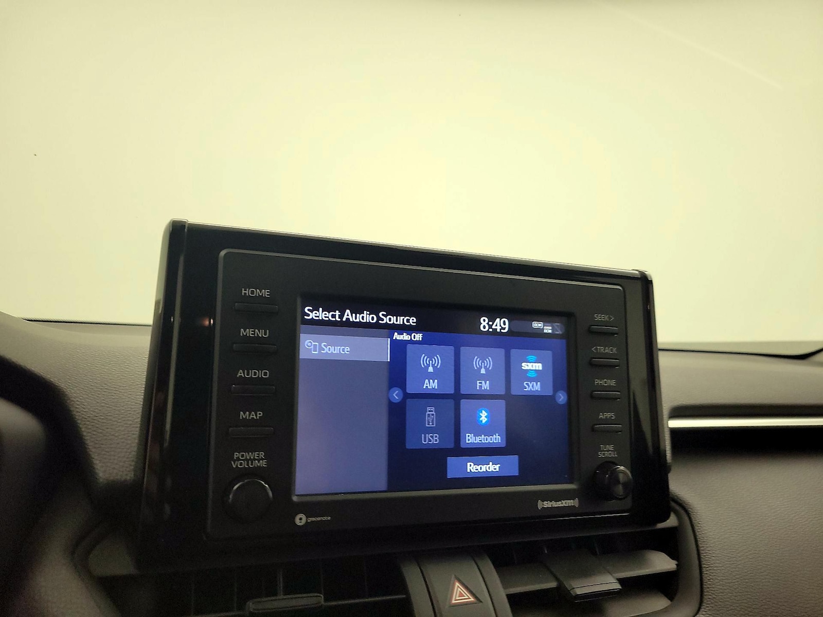 2020 Toyota RAV4 XLE - Photo 16
