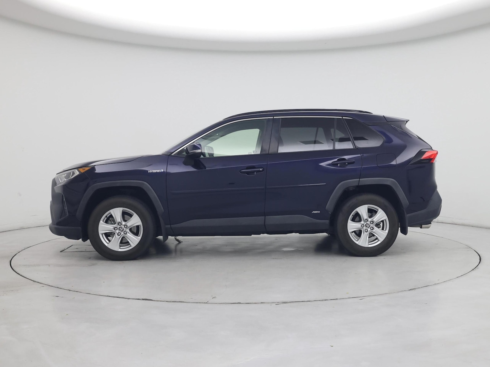2020 Toyota RAV4 XLE - Photo 4