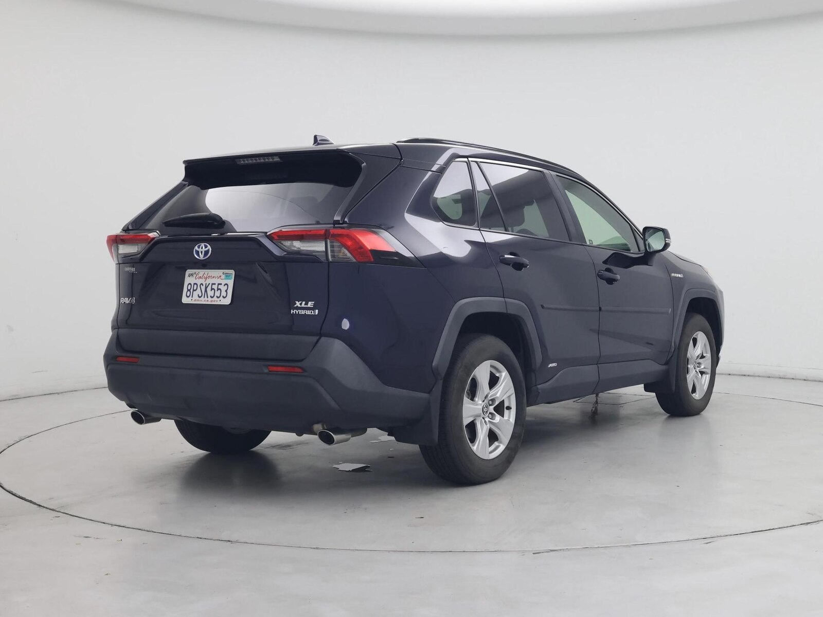 2020 Toyota RAV4 XLE - Photo 9
