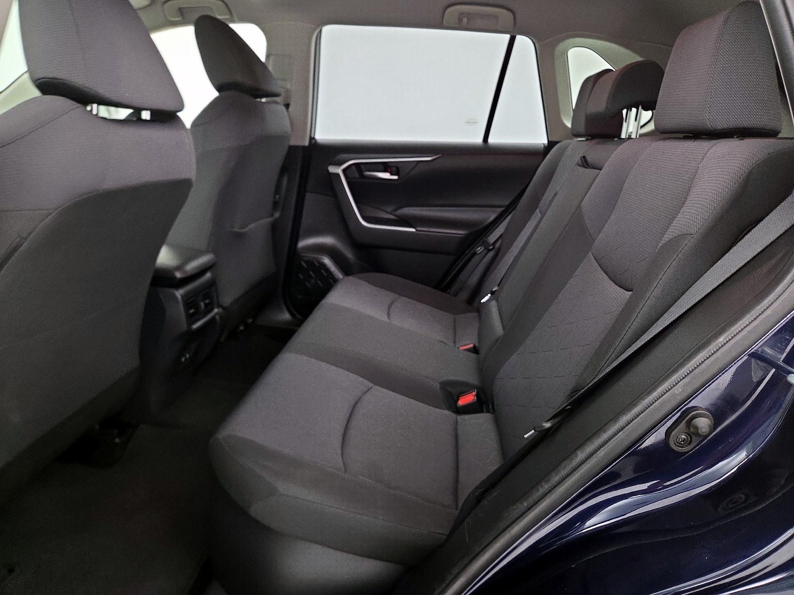 2020 Toyota RAV4 XLE - Photo 20