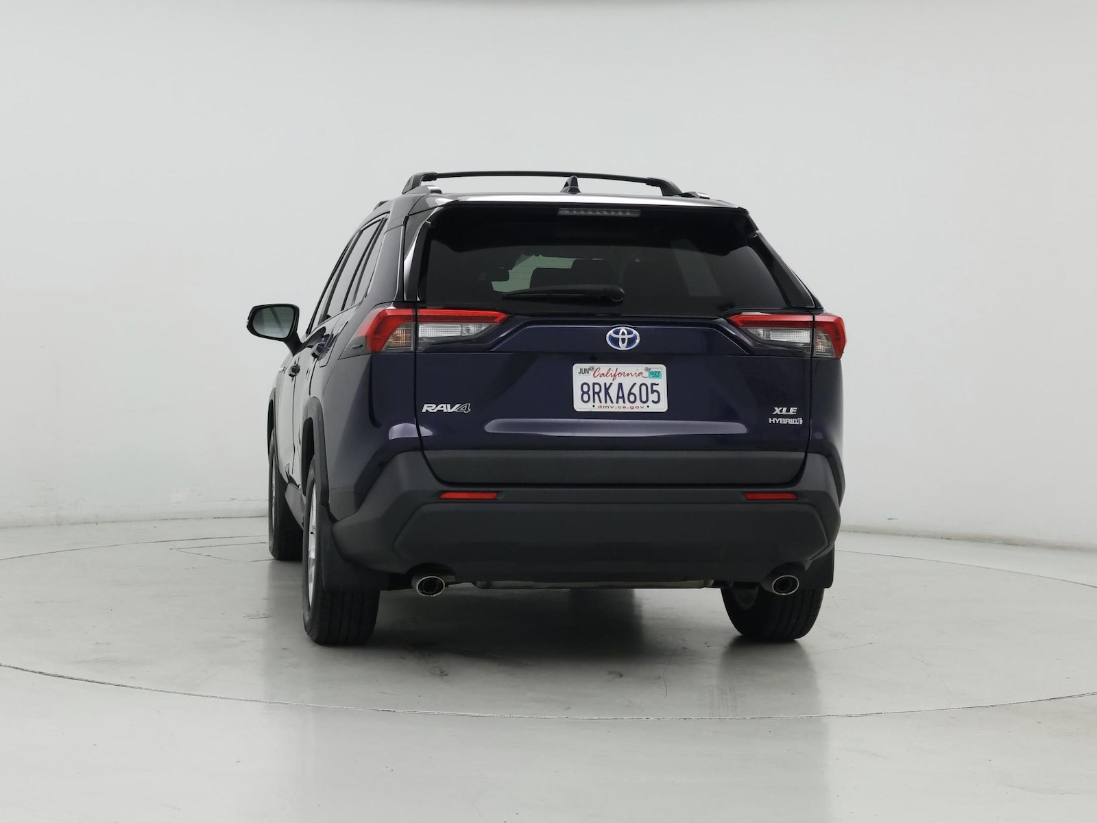 2020 Toyota RAV4 XLE - Photo 7