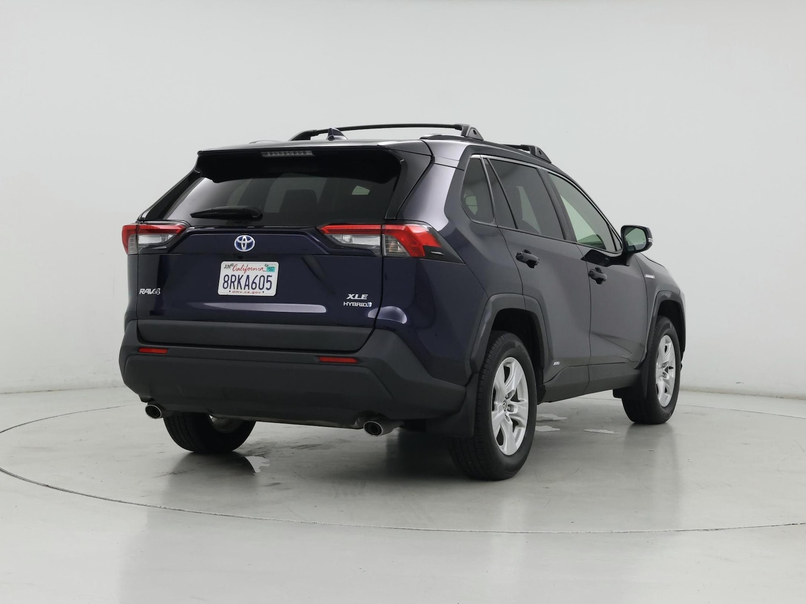 2020 Toyota RAV4 XLE - Photo 9