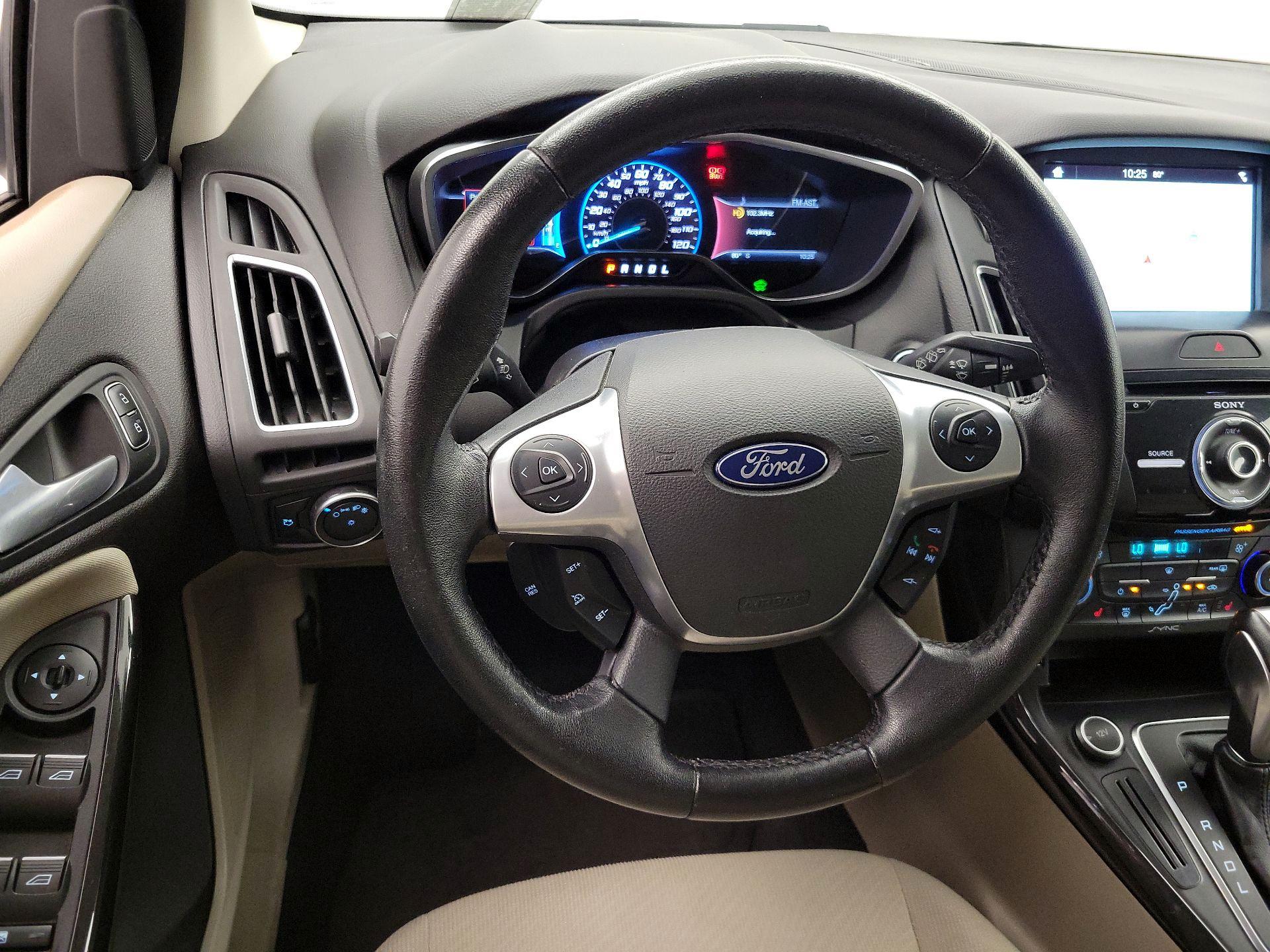 Thumbnail: 2016 Ford Focus - 10