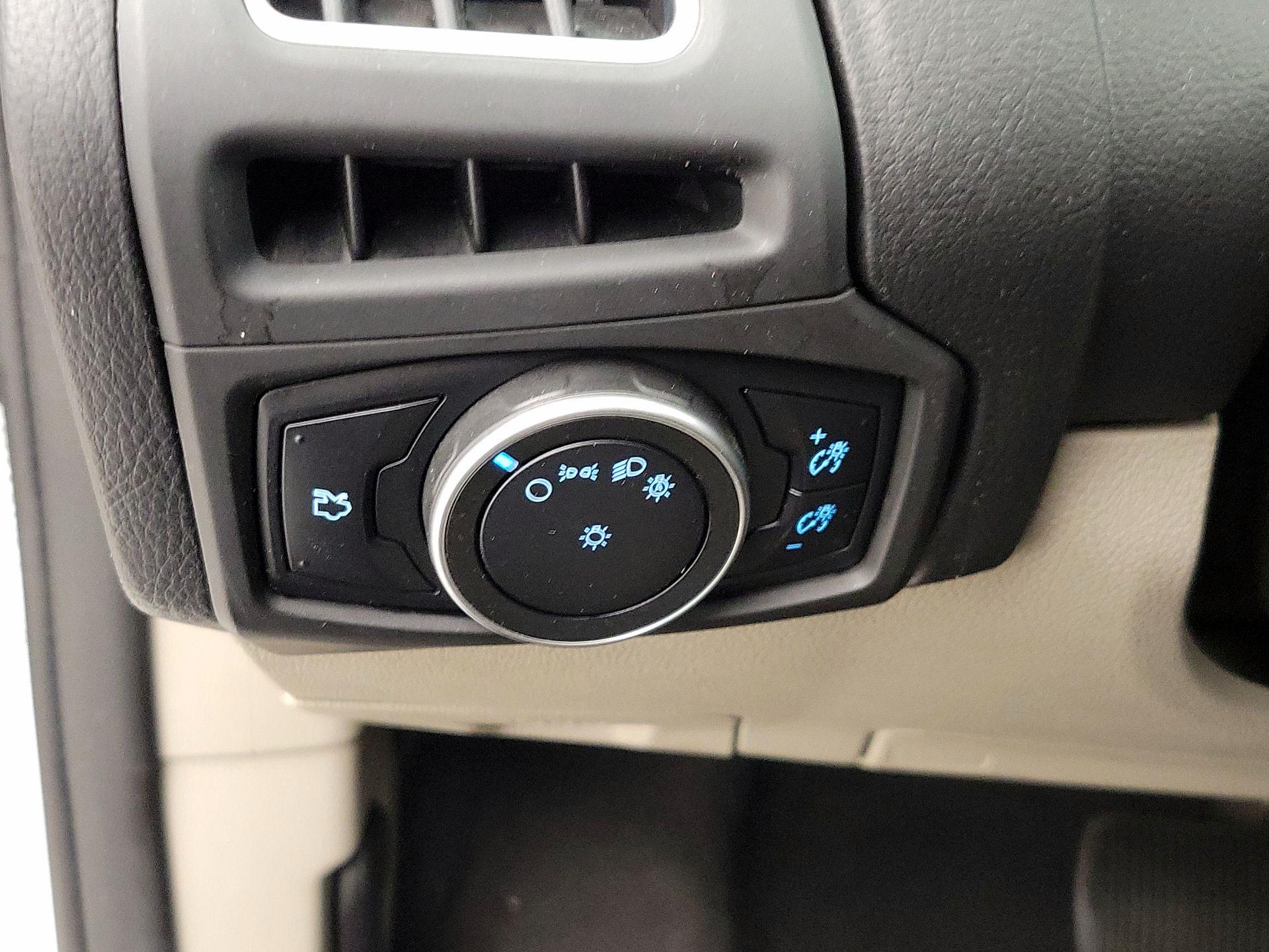 Thumbnail: 2016 Ford Focus - 13